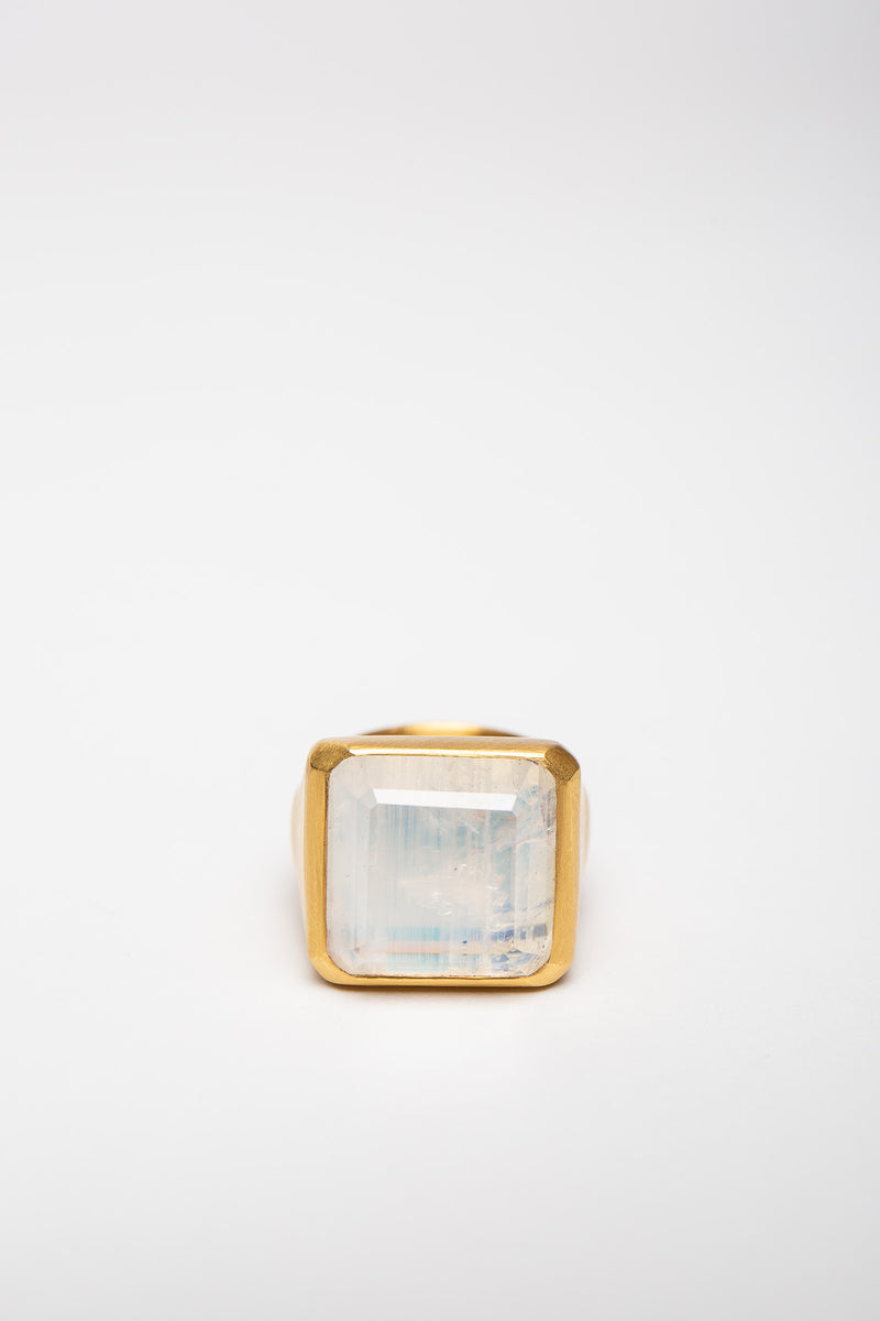 ELI HALILI | 22K SQUARE MOONSTONE RING