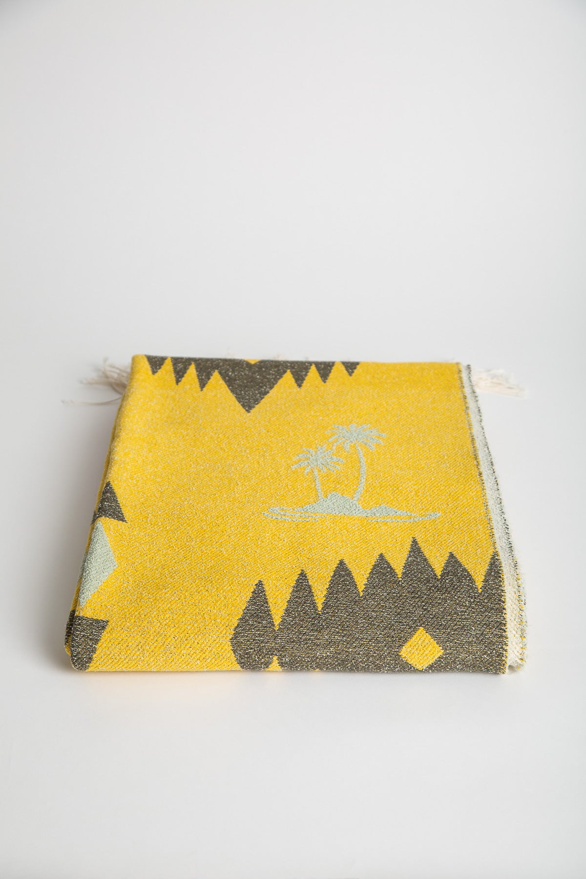 ALANUI | RIDING THE WAVES TOWEL