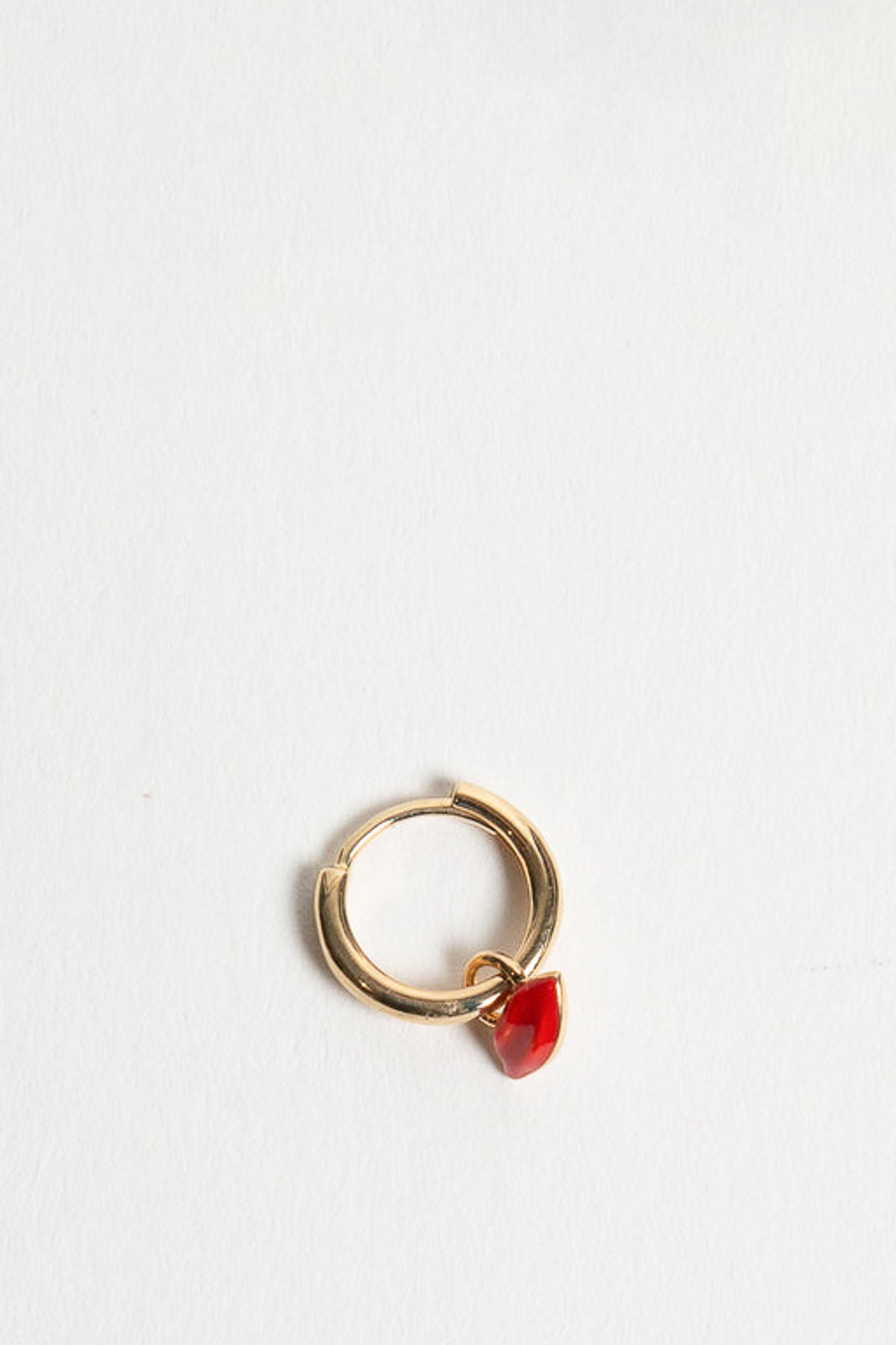 ALISON LOU | MINI LIP CHARM HUGGIE