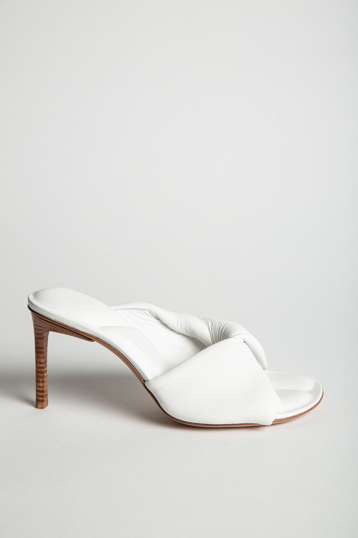 260695-23253-JACQUEMUS-BAGNU-