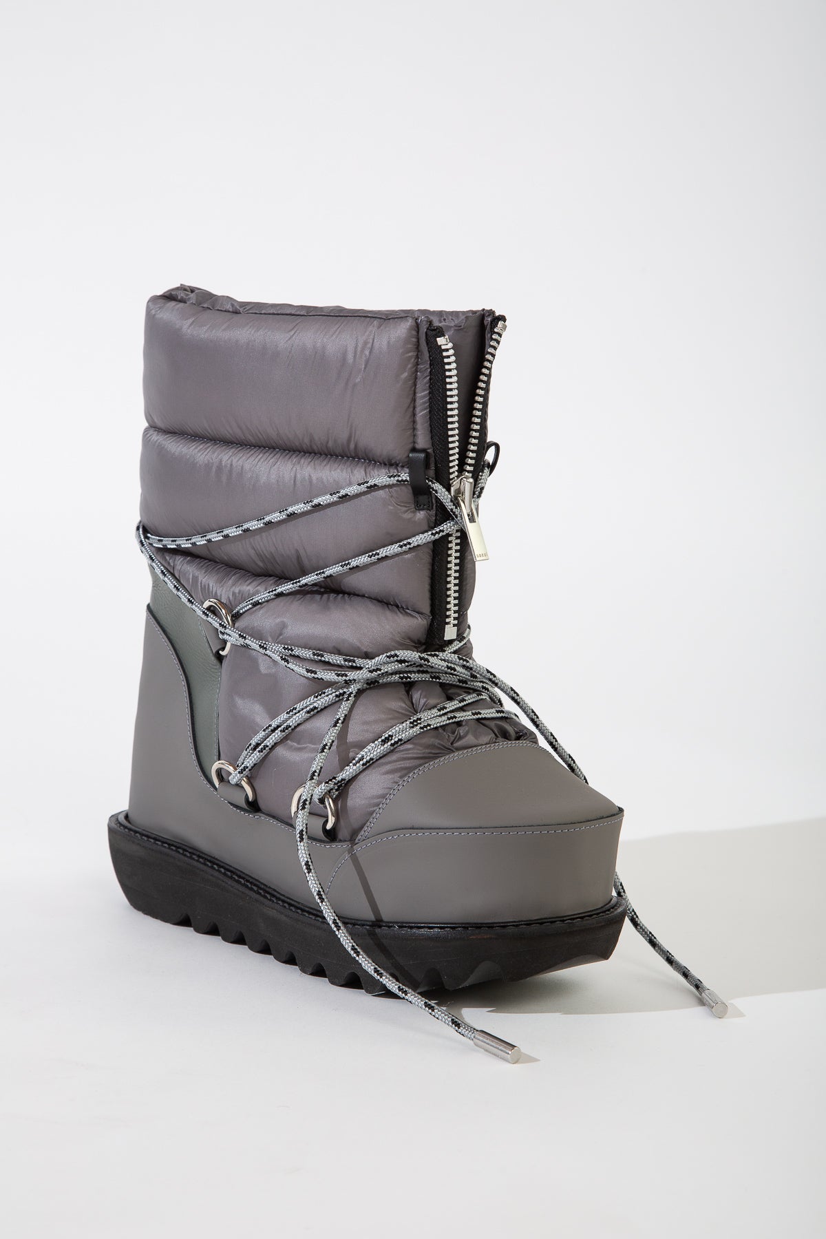 SACAI | QUILTED SNOW BOOTS - MAXFIELD LA