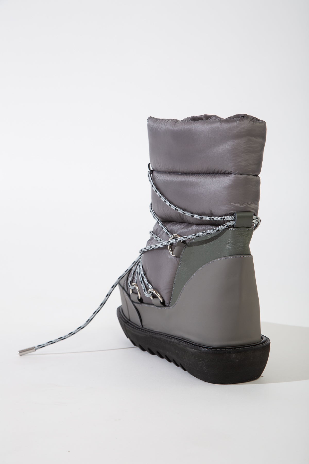 SACAI | QUILTED SNOW BOOTS - MAXFIELD LA