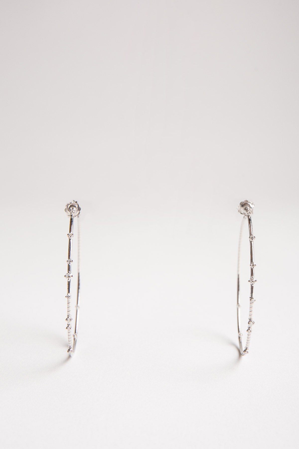 MATTIA CIELO | WHITE GOLD DIAMOND HOOP EARRINGS - MAXFIELD LA