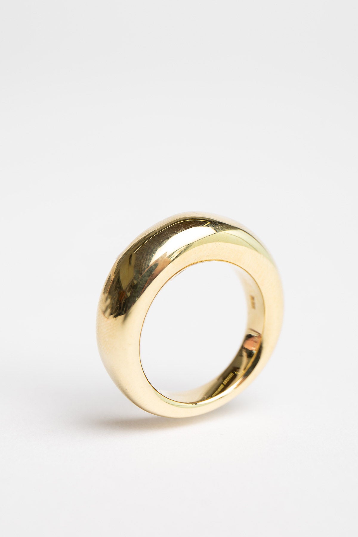 MAUD JEWELRY | 18K GOLD LOW DOME RING