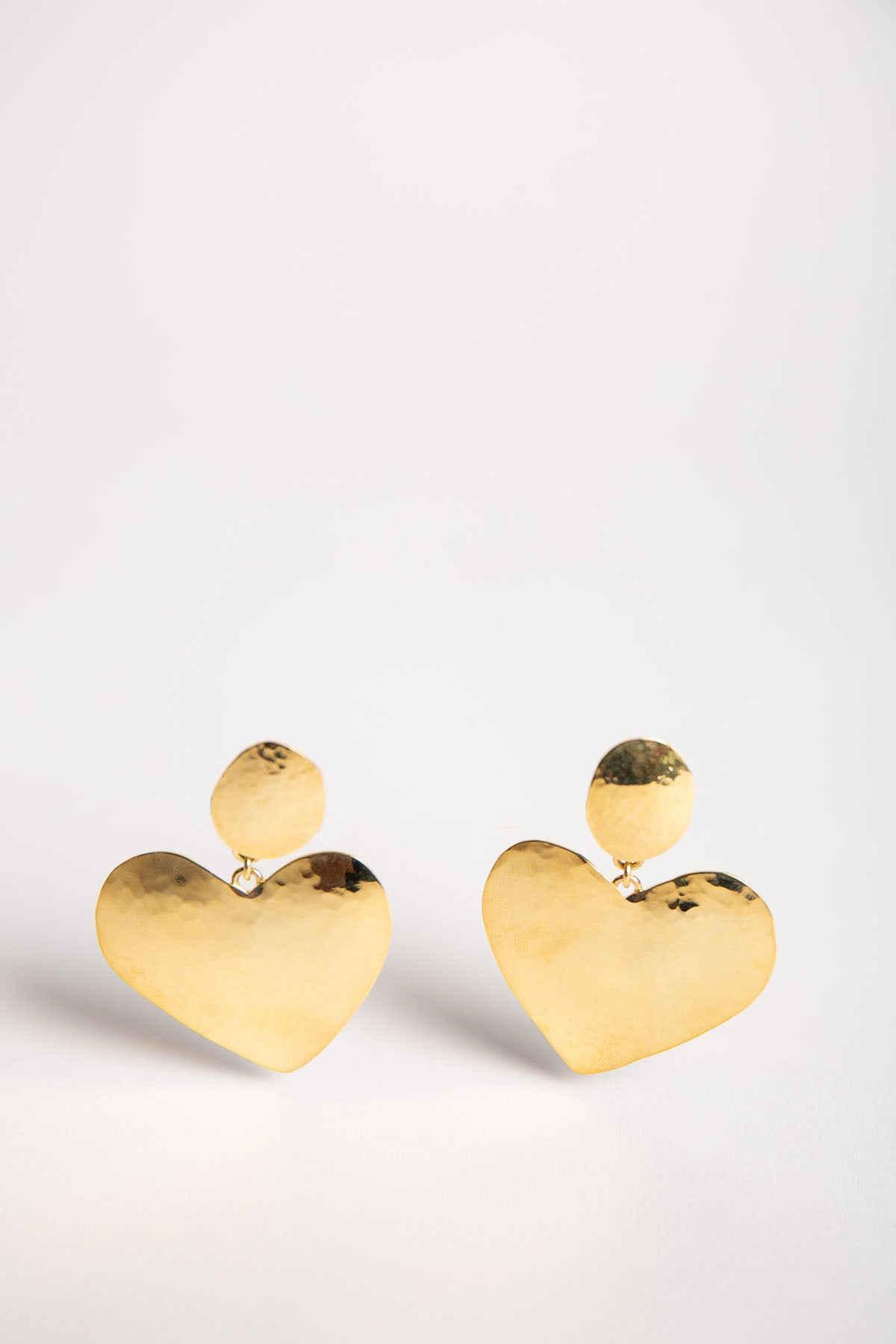 MAUD JEWELRY 18K YELLOW GOLD HEART EARRINGS