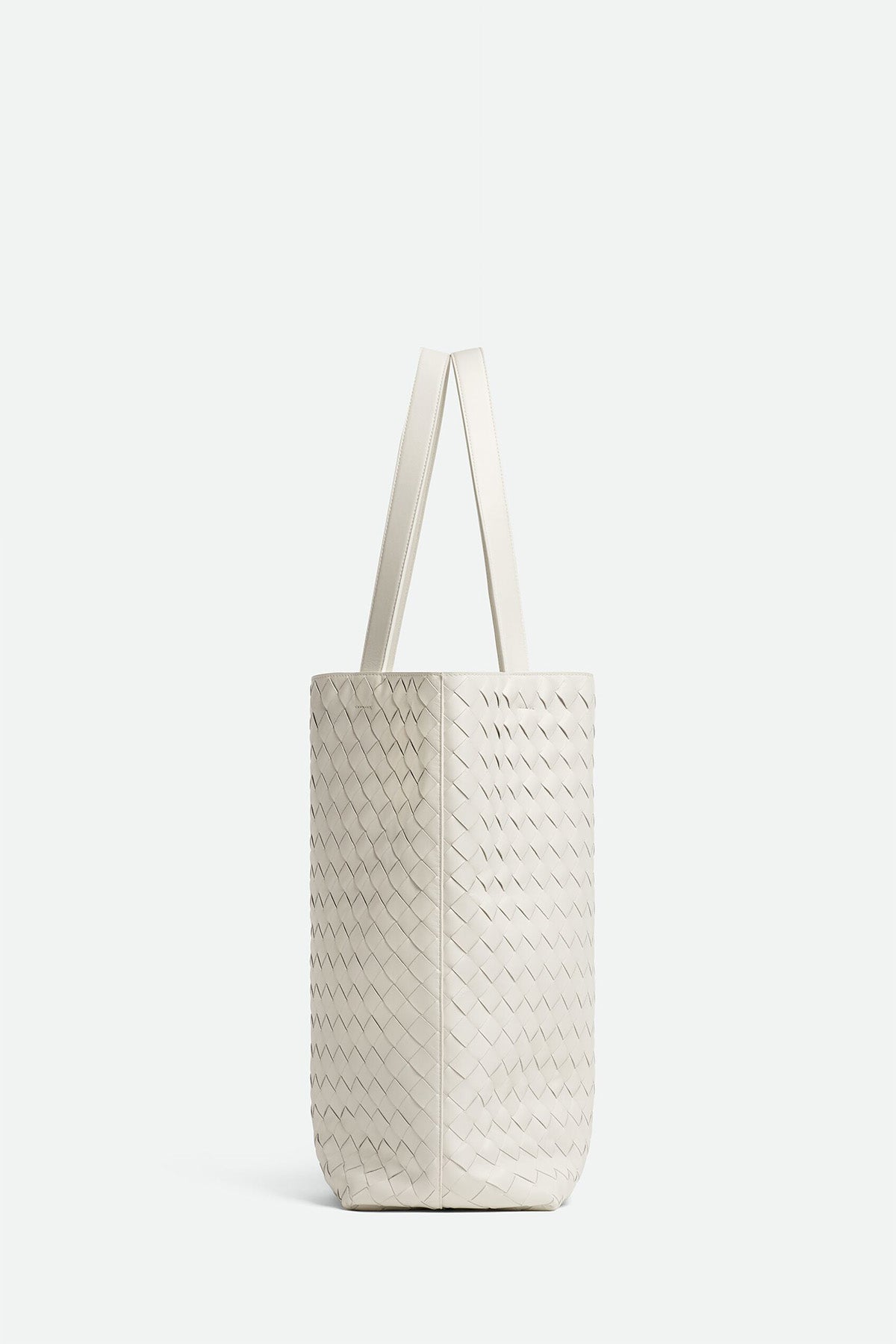 BOTTEGA VENETA | SMALL CLASSIC INTRECCIATO TOTE - MAXFIELD LA