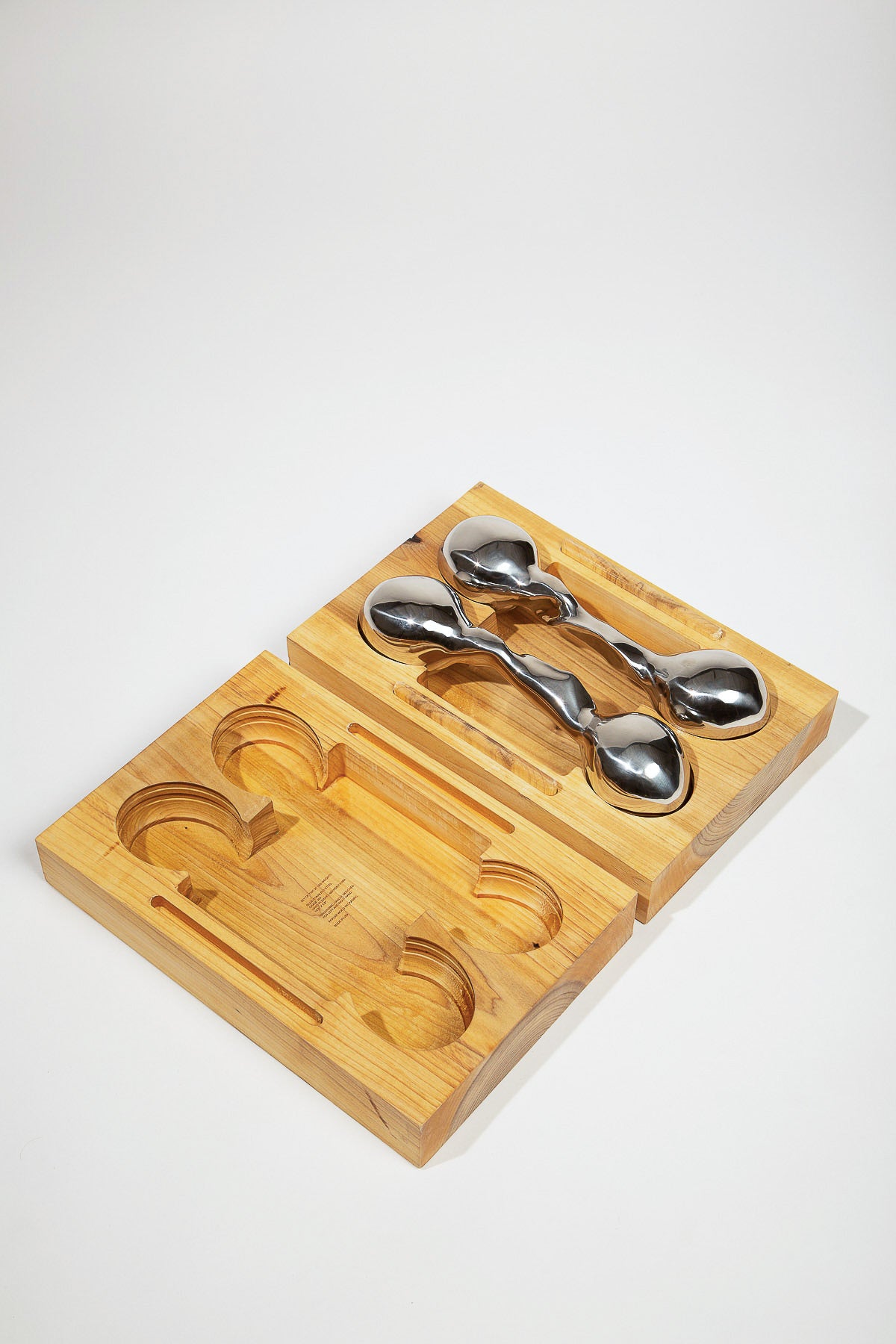 VAGUJHELYI | STAINLESS STEEL WEIGHTS - MAXFIELD LA