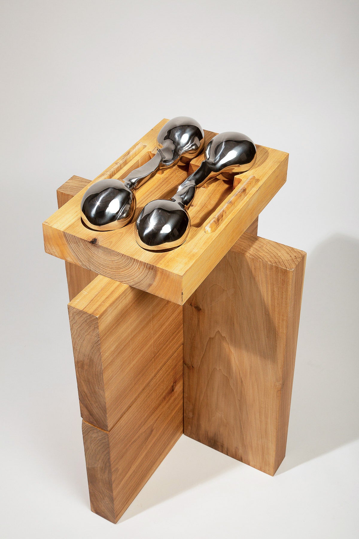 VAGUJHELYI | STAINLESS STEEL WEIGHTS - MAXFIELD LA