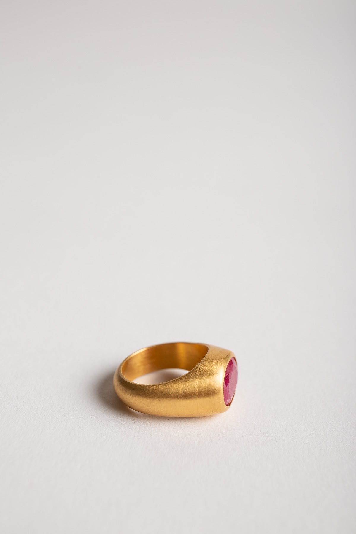 ELI HALILI | 22K OVAL RUBY RING - MAXFIELD LA