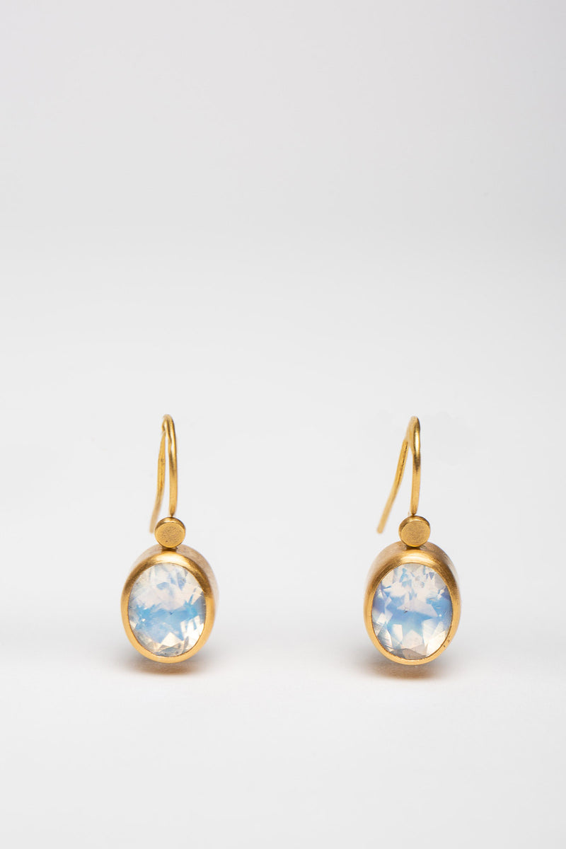 ELI HALILI | 22K OVAL MOONSTONE EARRINGS