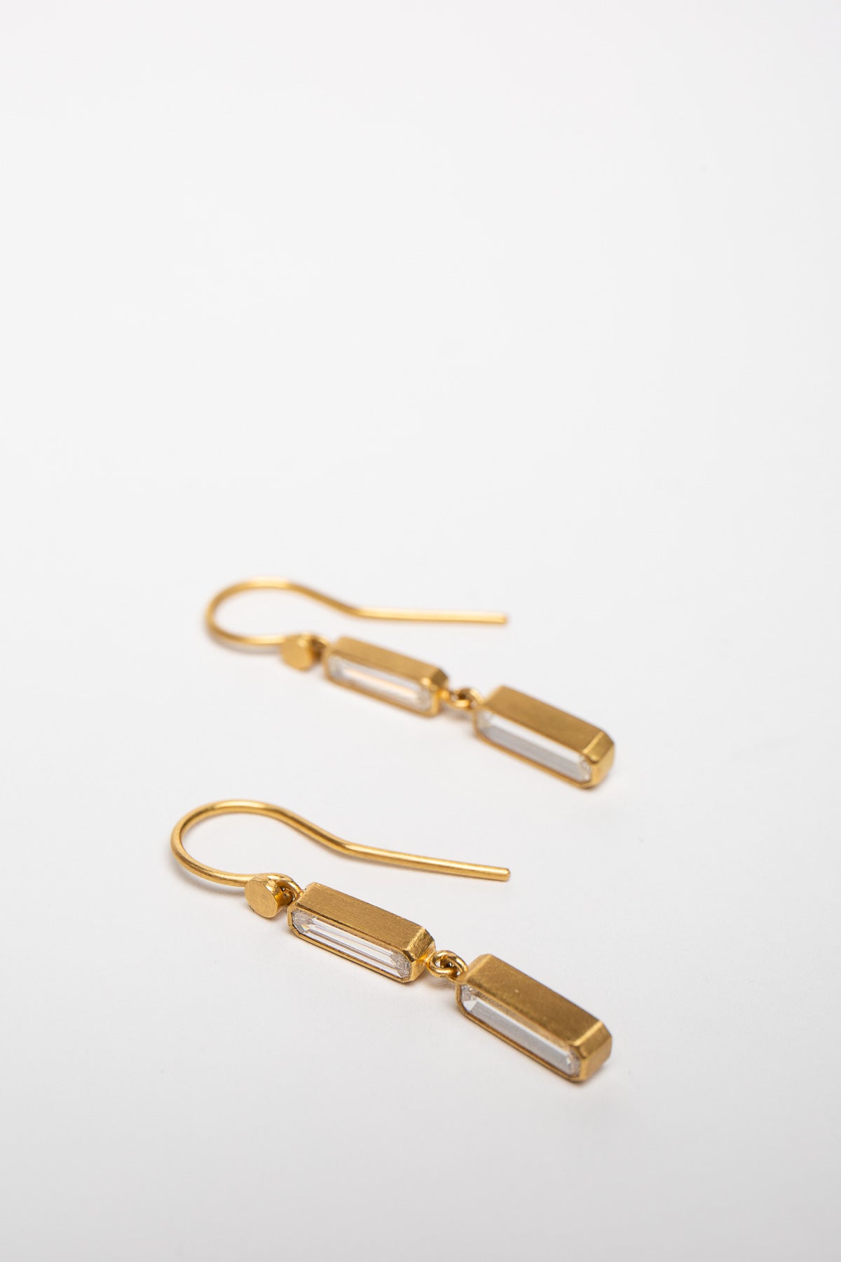 ELI HALILI | 22K BAGUETTE CUT DIAMOND EARRINGS