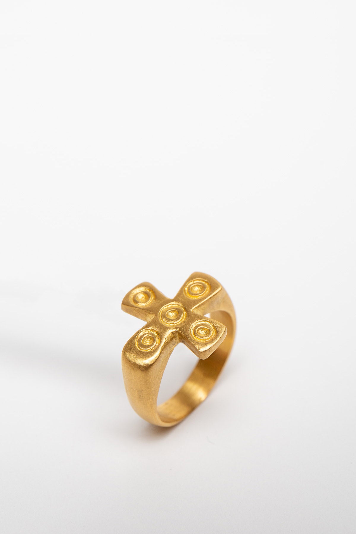 ELI HALILI | 22K CROSS RING