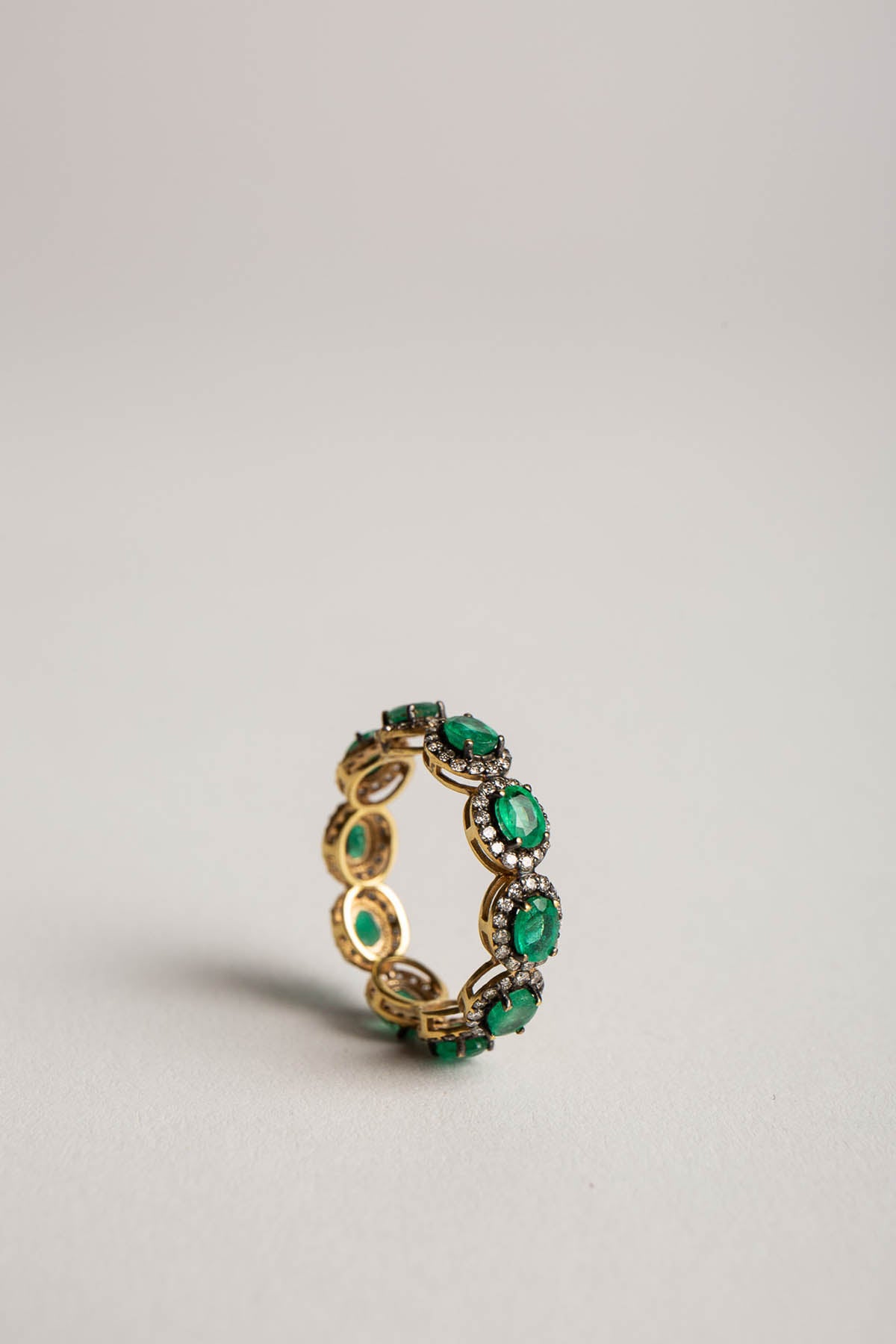 AMRAPALI LONDON | 18K YELLOW GOLD RAJA EMERALD RING