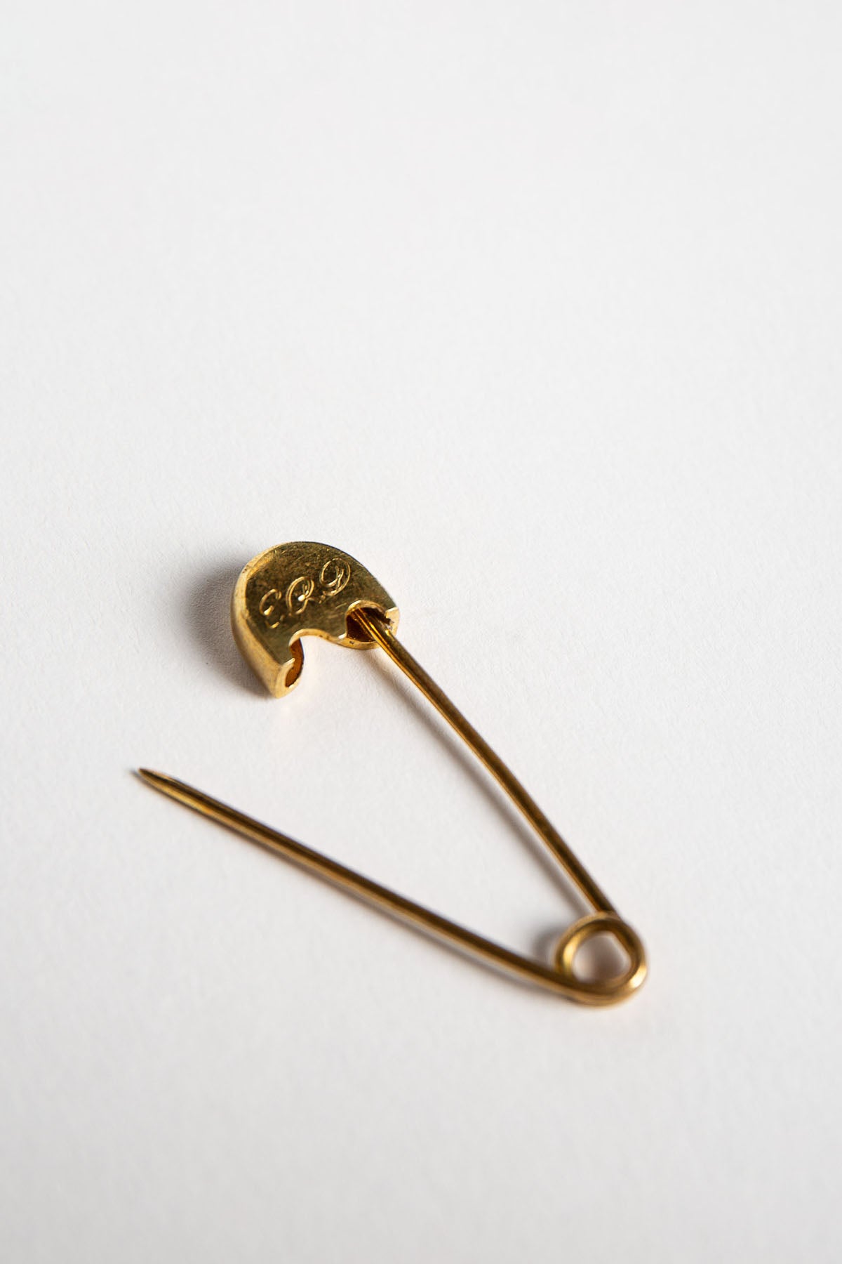 ENFANTS RICHES DÉPRIMÉS | LARGE ERD SAFETY PIN