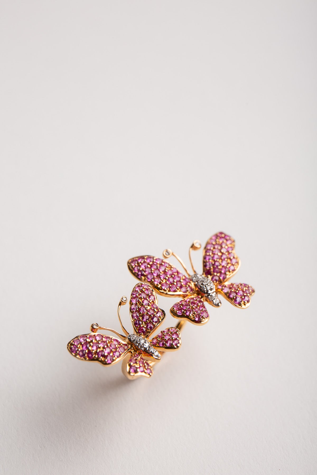 STEFERE | 18K ROSE GOLD PINK SAPPHIRE BUTTERFLY RING