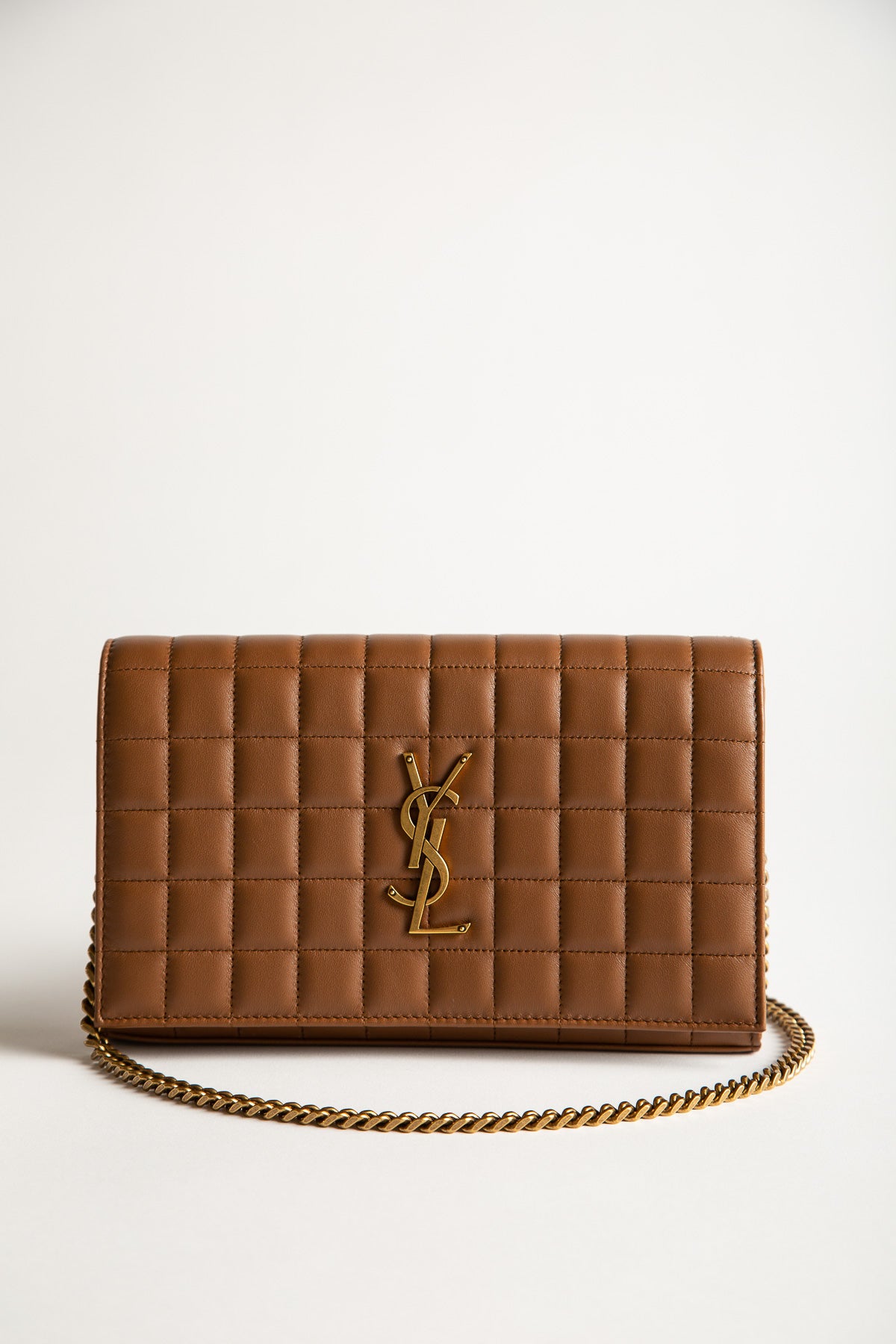SAINT LAURENT | CASSANDRE MATELASSÉ CARRÉ CHAIN WALLET
