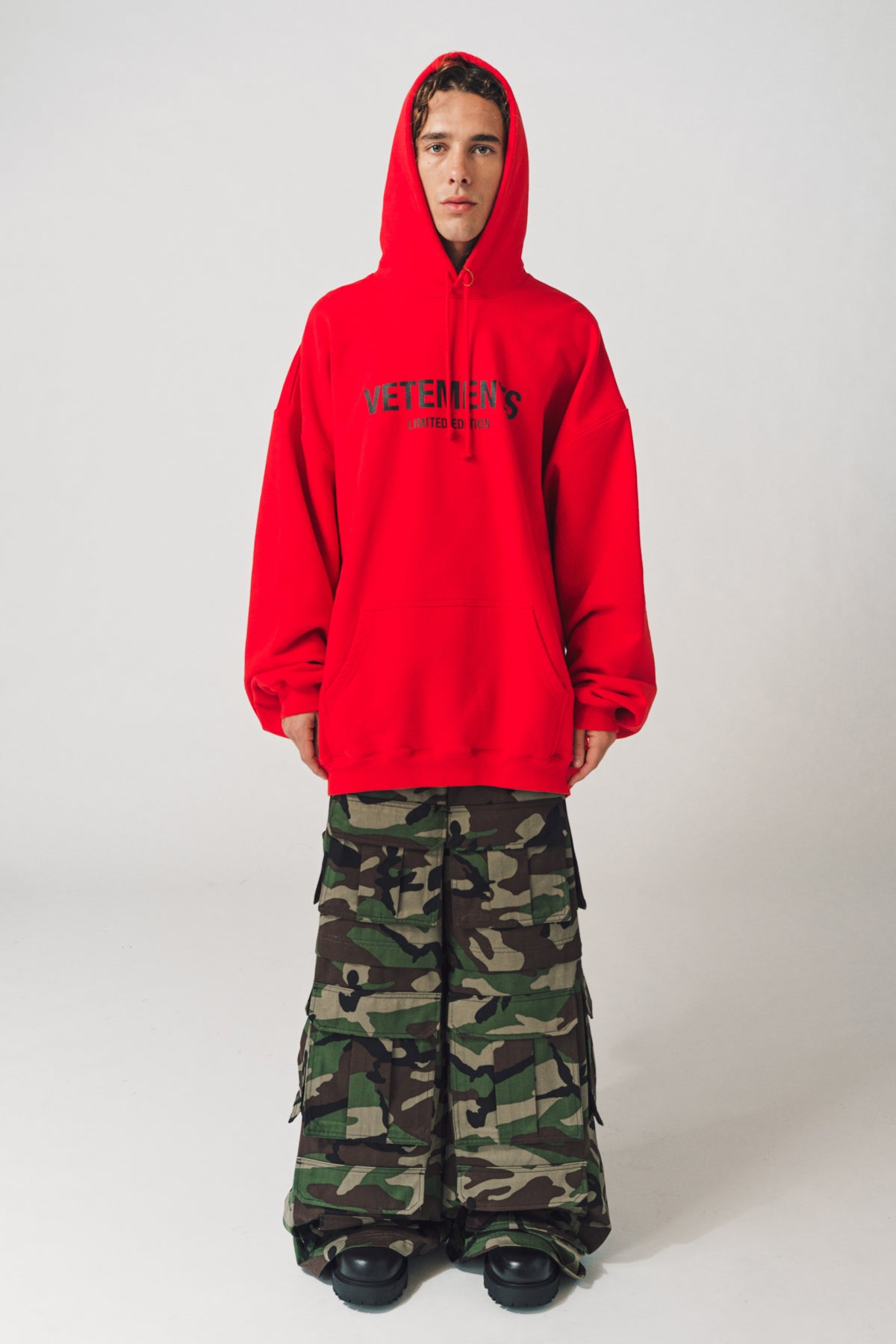 VETEMENTS | LIMITED EDITION HOODIE