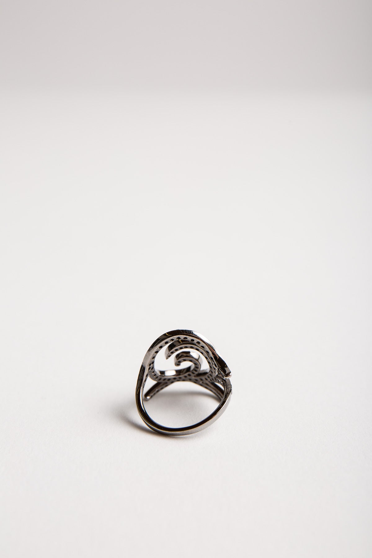 STEFERE | 18K WHITE GOLD 89 BLACK DIAMOND RING
