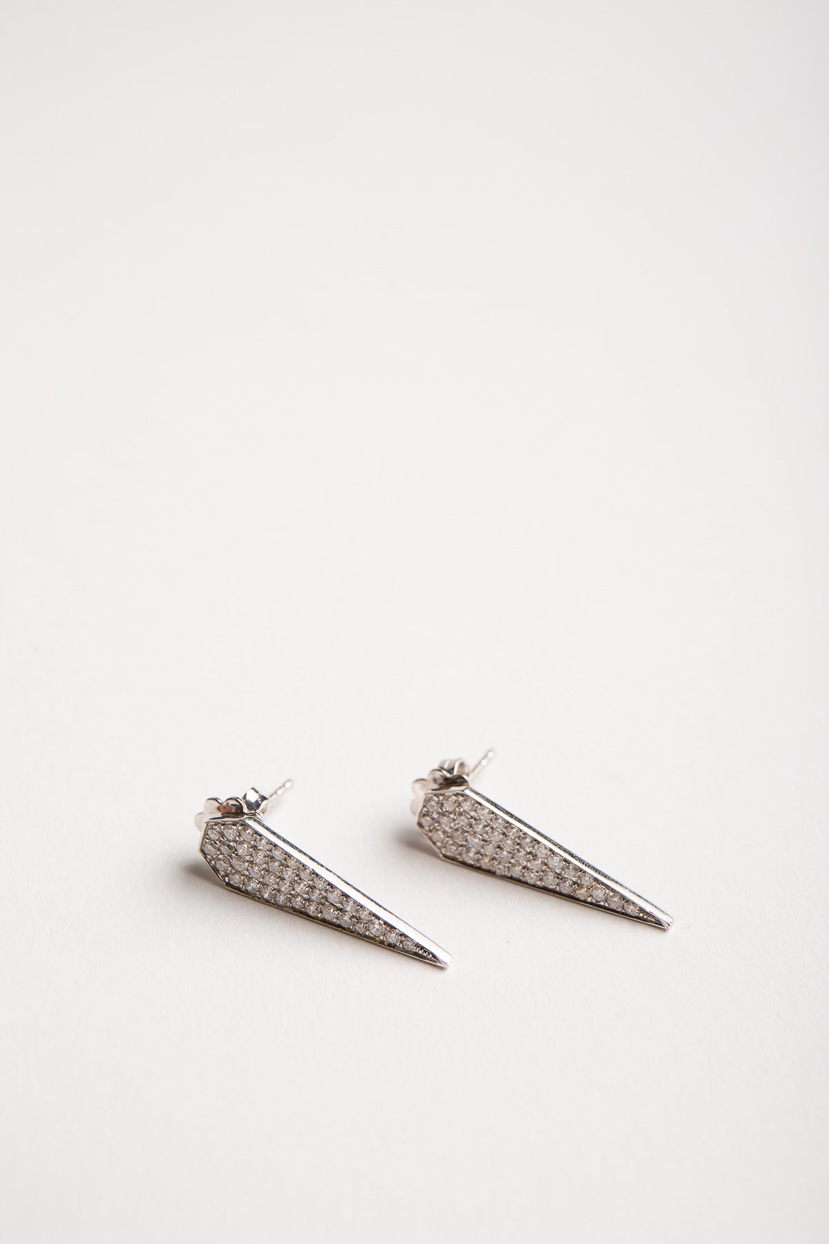 STEFERE | 18K WHITE GOLD .88 DIAMOND EARRINGS - MAXFIELD LA