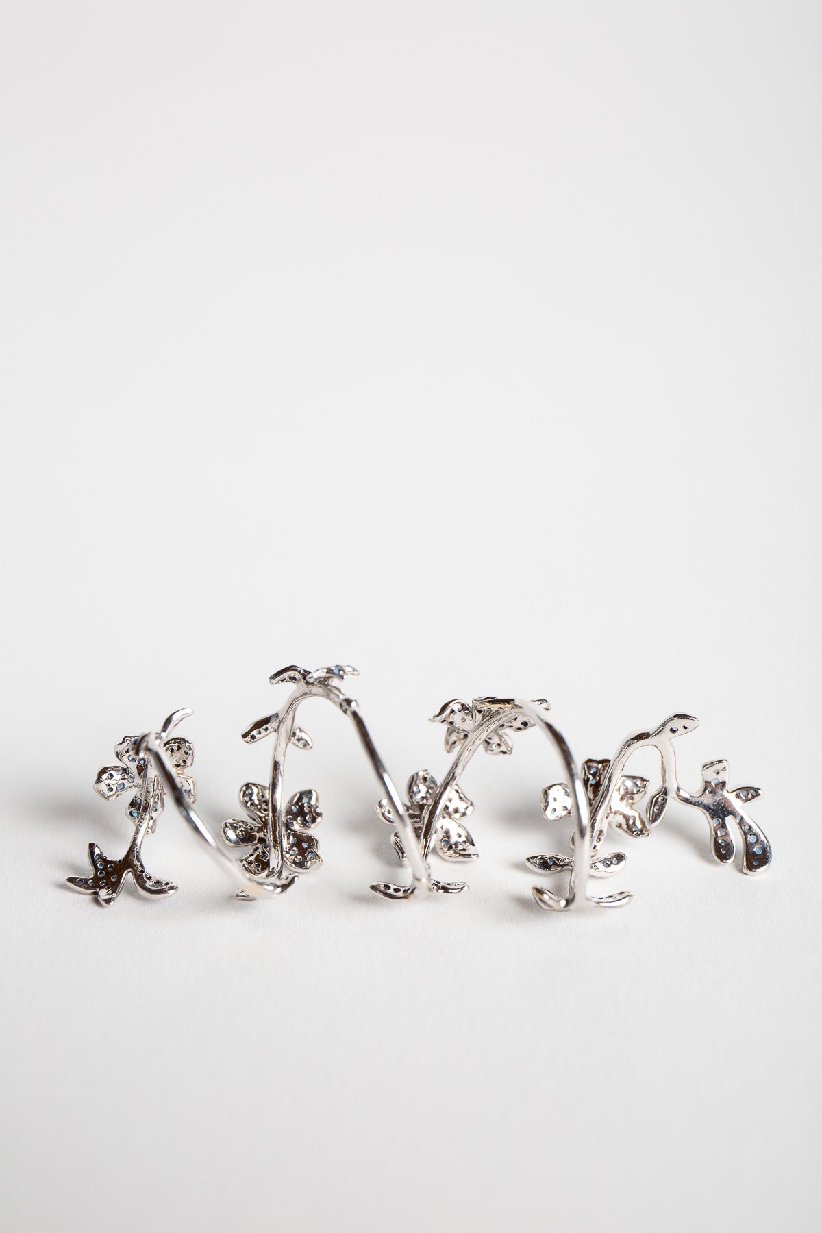 STEFERE | WHITE GOLD & BLUE SAPPHIRE RING