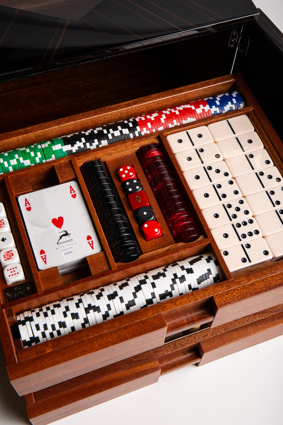 AGRESTI | GAME NIGHT - MAXFIELD LA