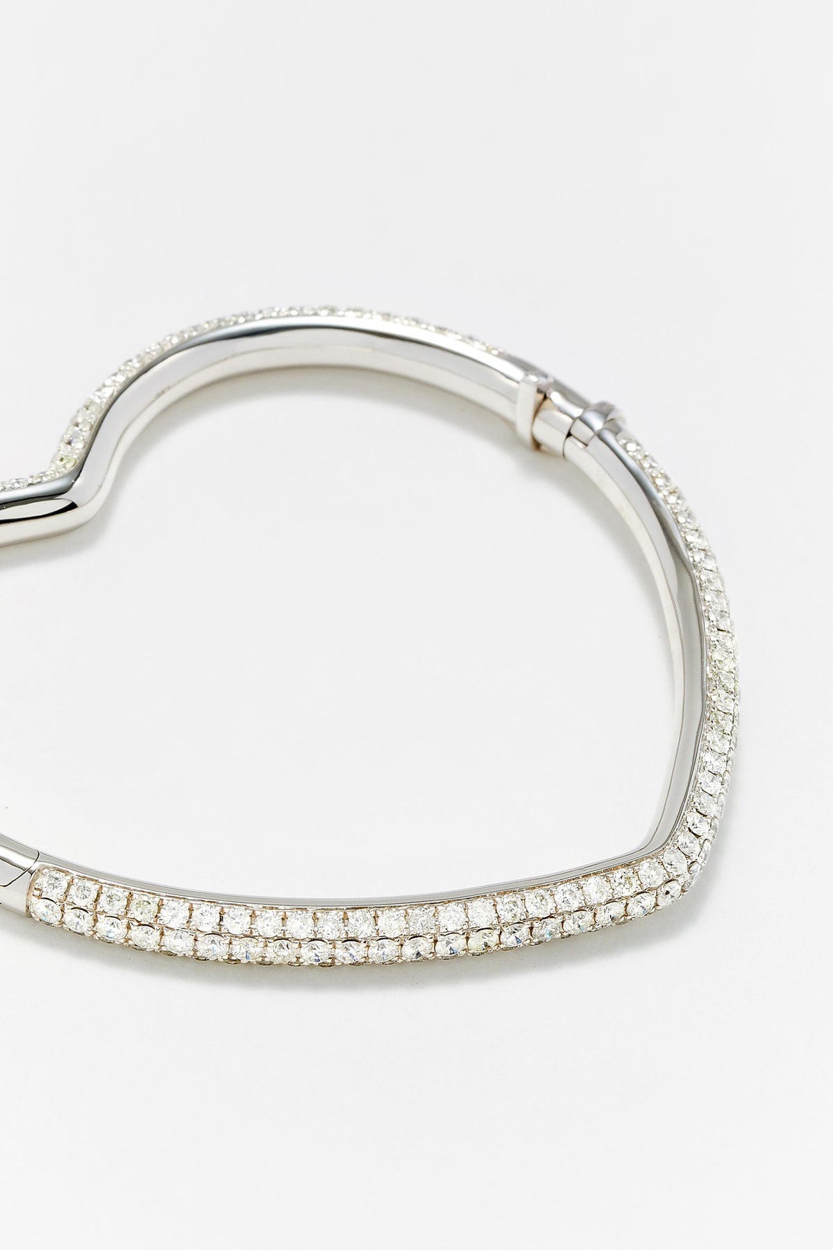 YVONNE LÉON | DIAMOND HEART BRACELET - MAXFIELD LA