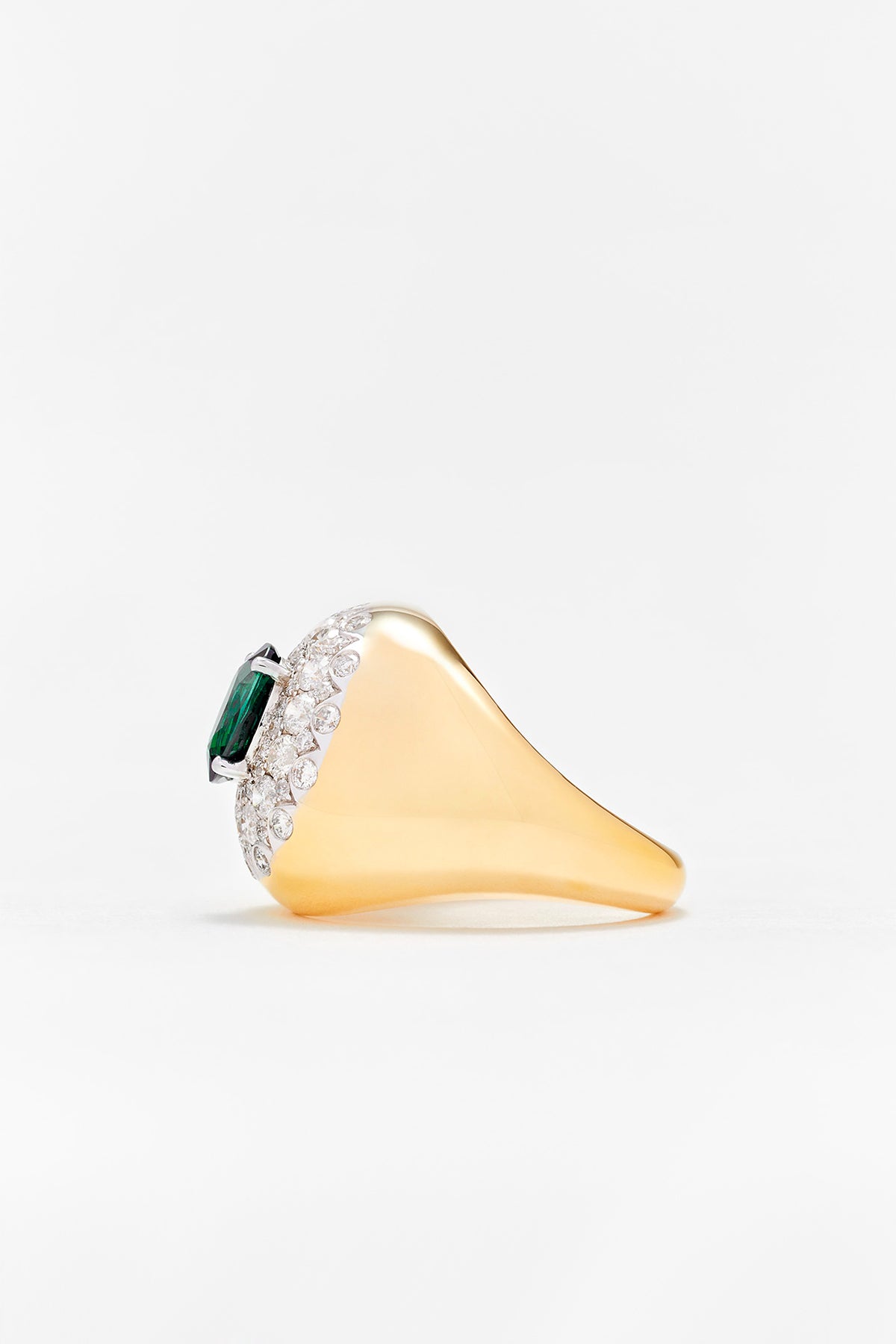 YVONNE LÉON | DIAMOND EMERALD RING