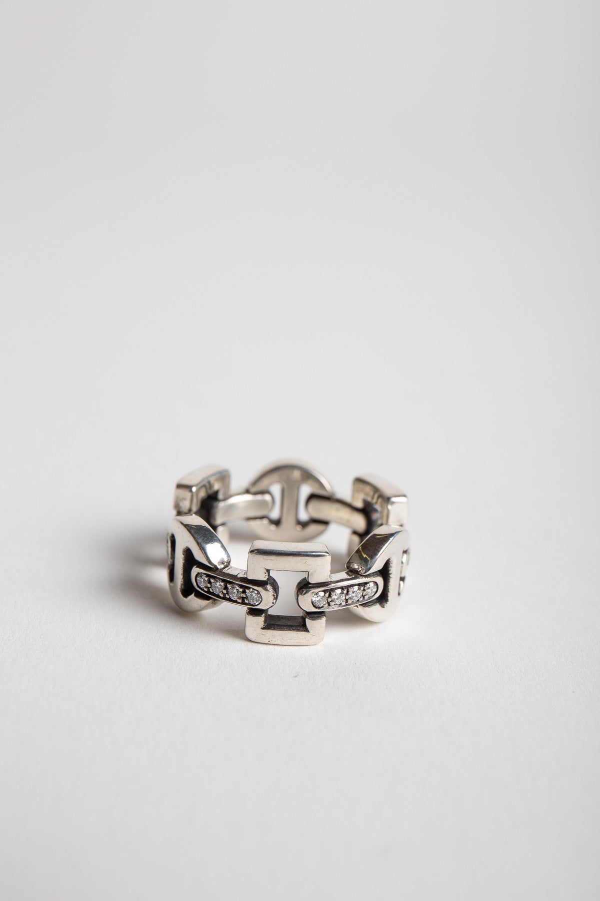 NAHMIAS | STERLING SILVER DIAMOND CLASSIC TRI-LINK RING