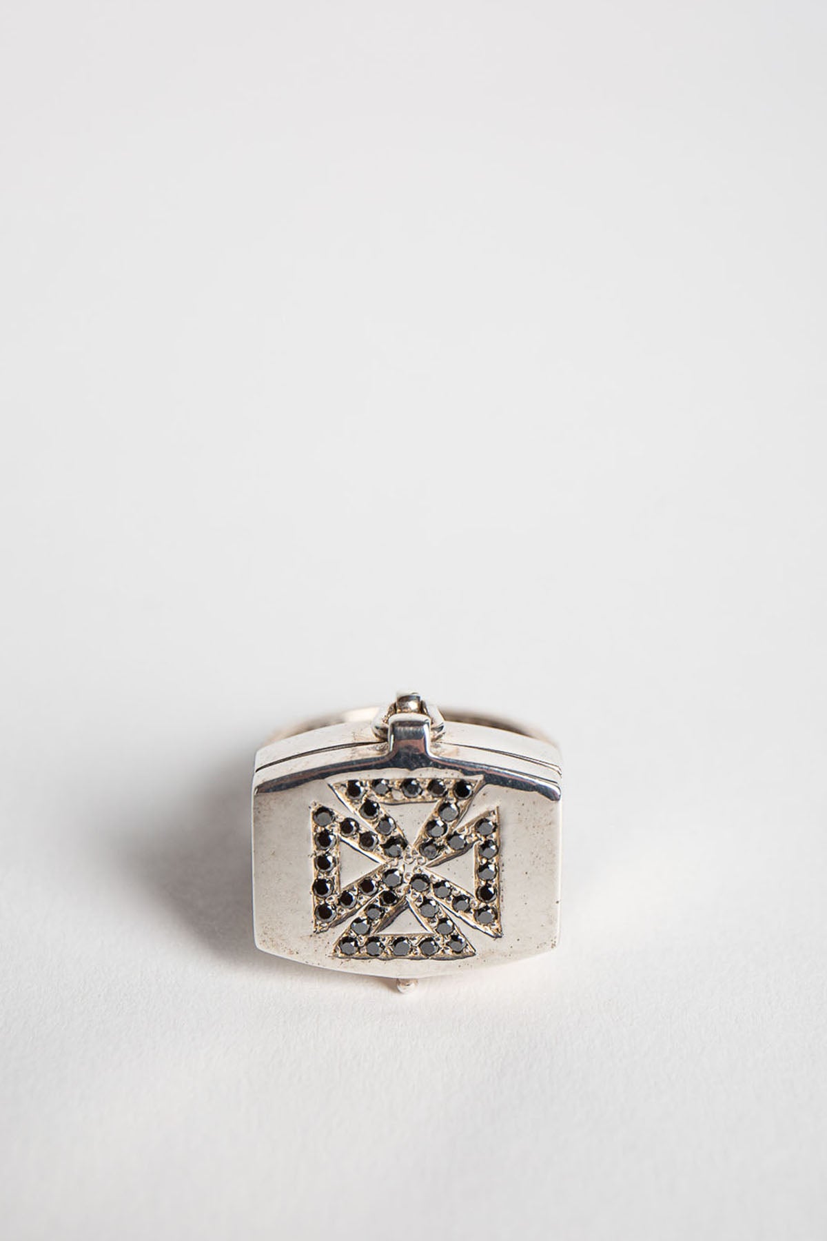 JOANNE FISKE | DIAMOND CROSS RING