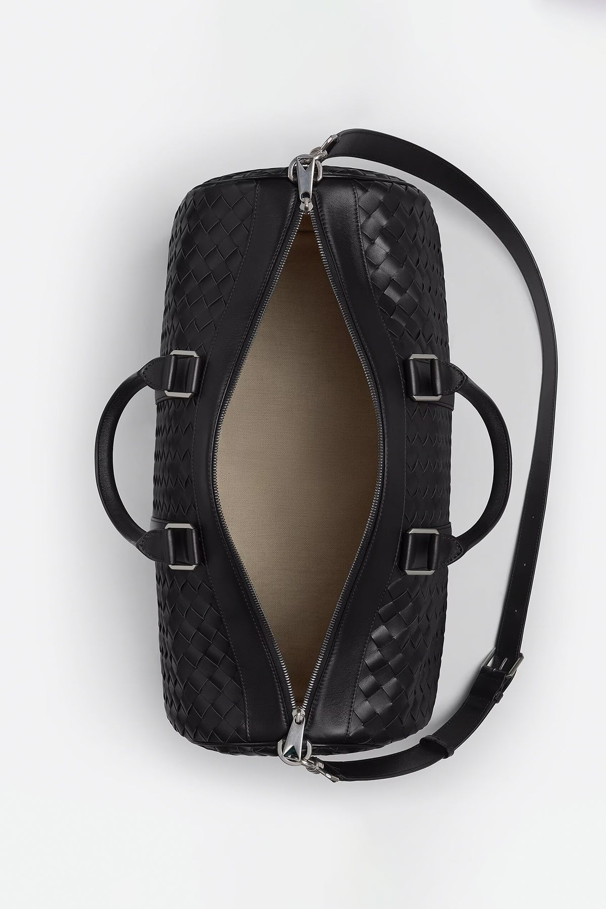 BOTTEGA VENETA | MEDIUM INTRECCIATO DUFFLE - MAXFIELD LA