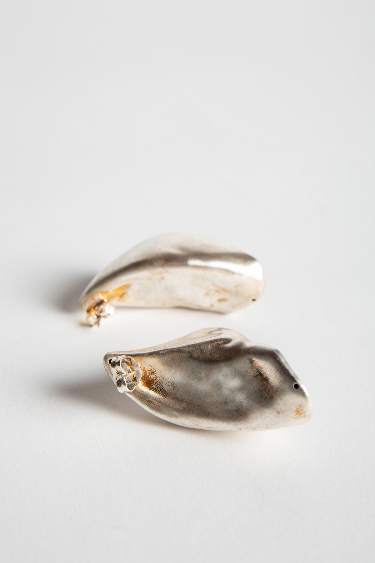 VAGUJHELYI | LARGE HOOF EARRINGS