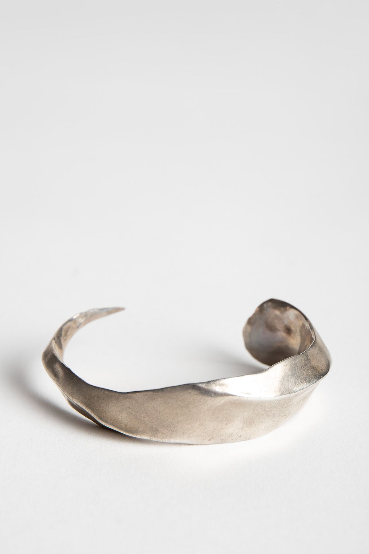 VAGUJHELYI | HORN CUFF SATIN BRACELET