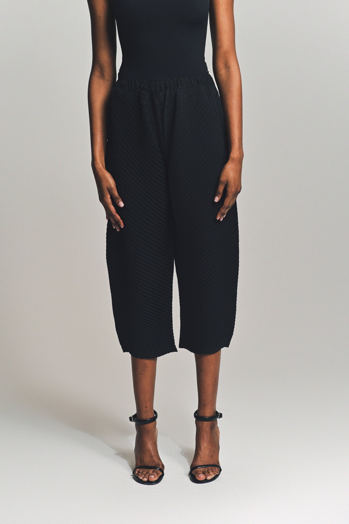 ISSEY MIYAKE | VIGOR PLEATED PANTS