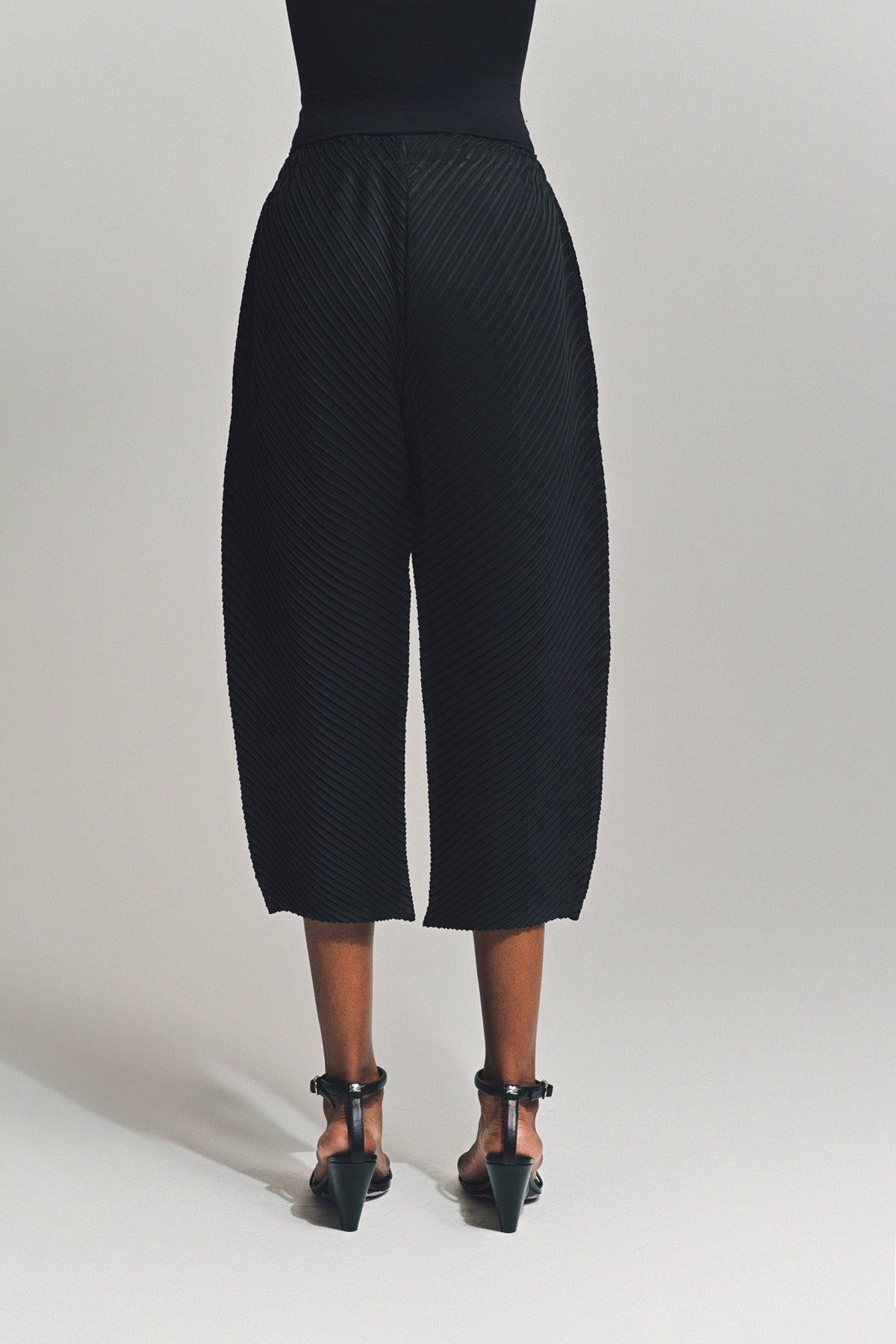 ISSEY MIYAKE | VIGOR PLEATED PANTS