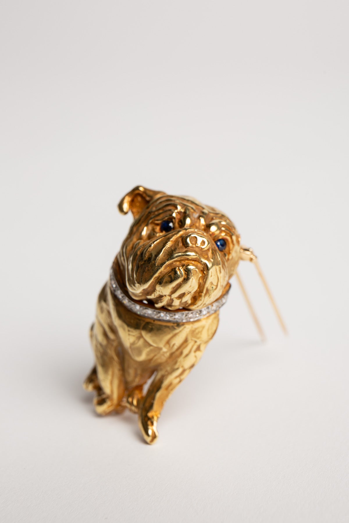 ERWIN PEARL | VINTAGE YELLOW GOLD, DIAMOND, AND SAPPHIRE BULLDOG BROOCH - MAXFIELD LA