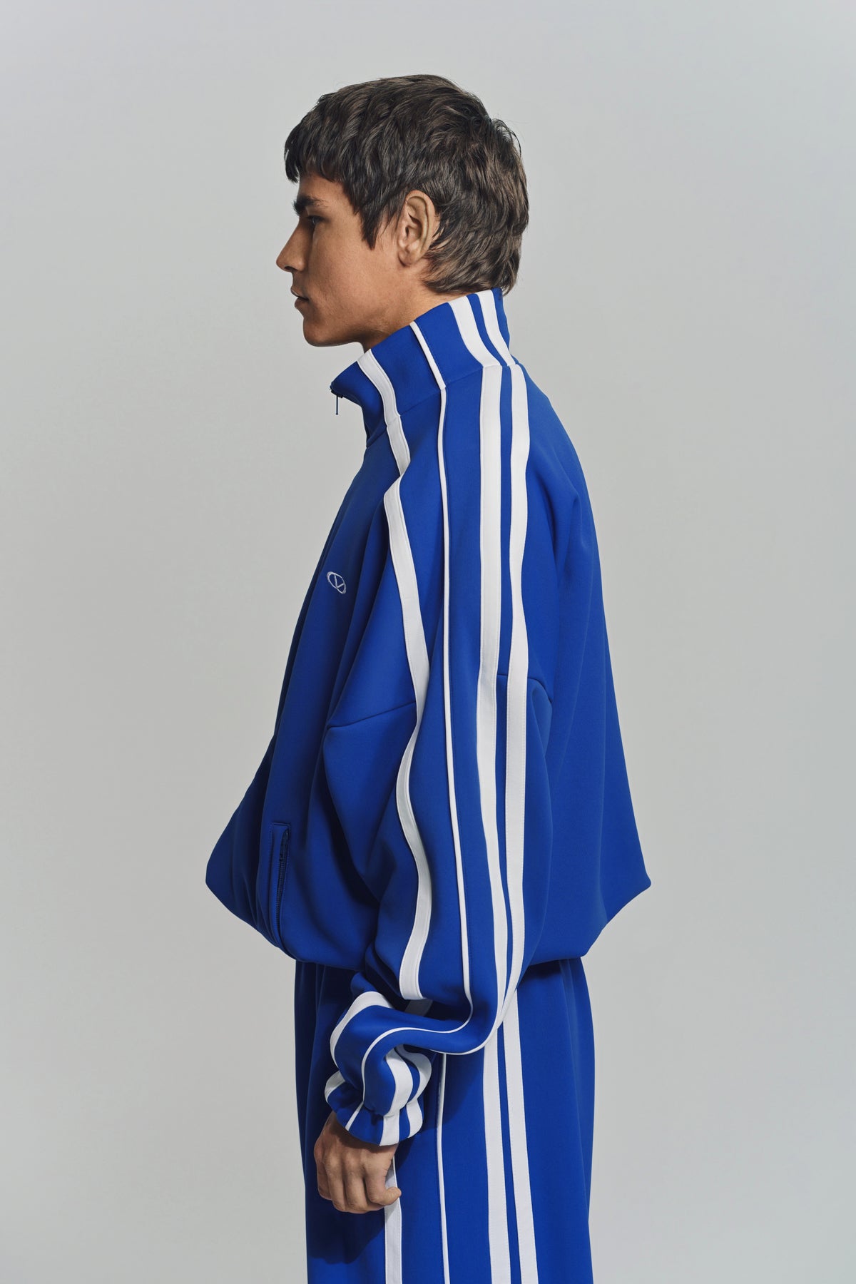 VETEMENTS | OVAL LOGO GYM JACKET