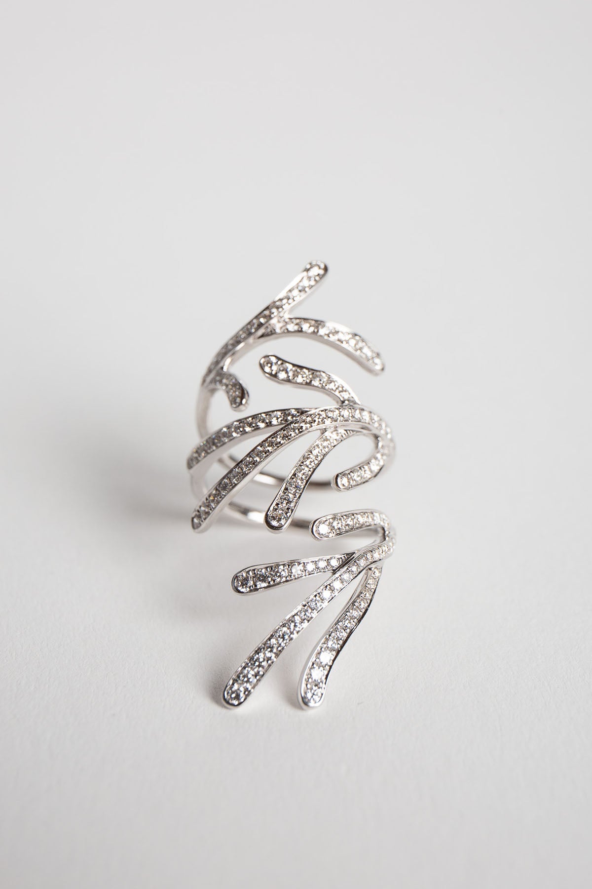 STEFERE | WHITE GOLD & DIAMOND RING