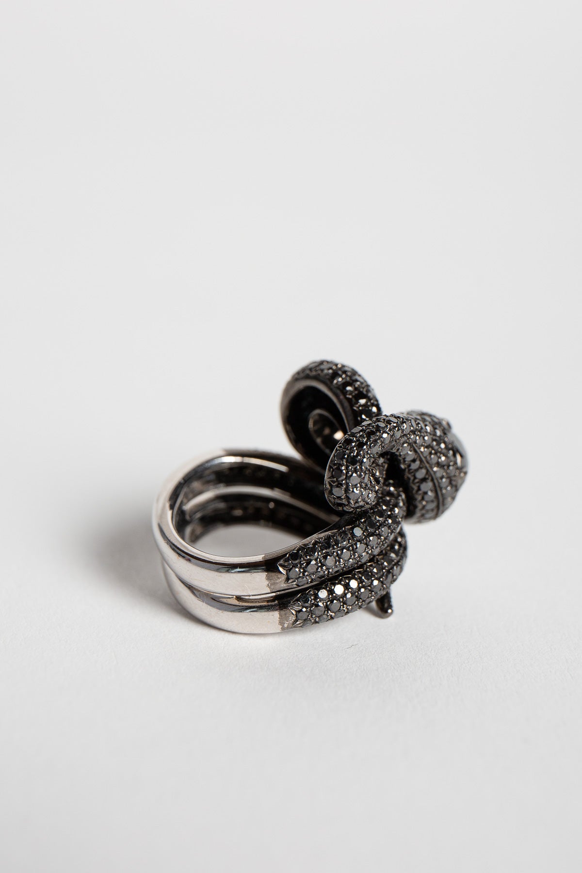 STEFERE | WHITE GOLD MULTI DIAMOND SNAKE RING
