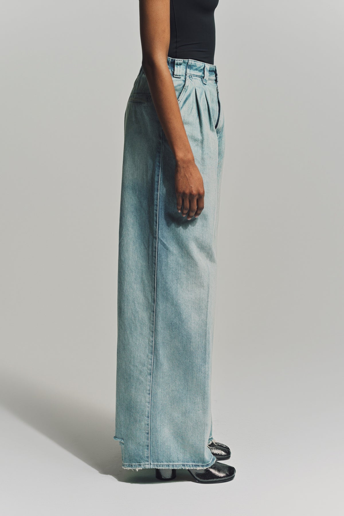 MAISON MARGIELA | PLEAT JEANS - MAXFIELD LA