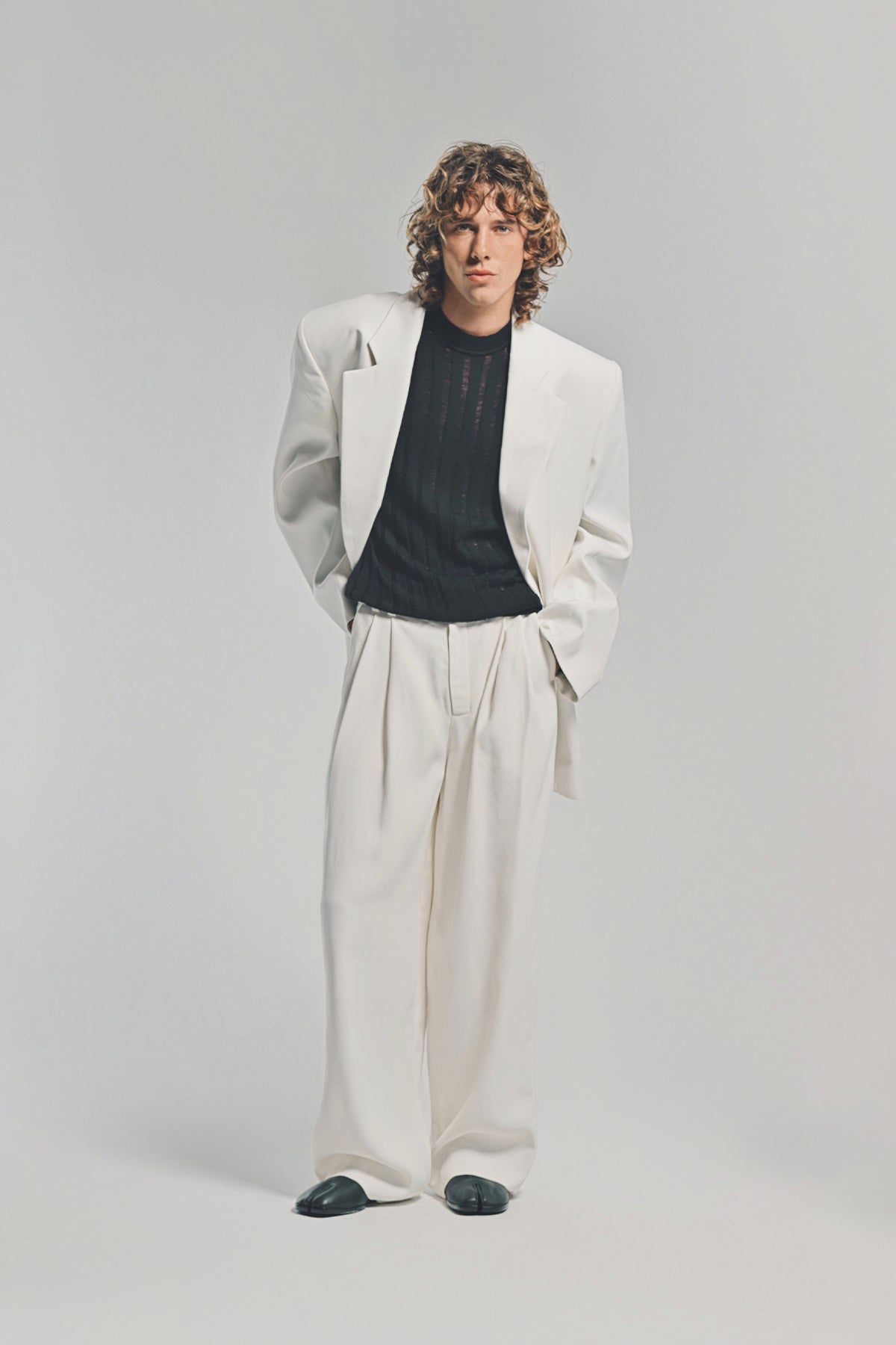 LOUIS GABRIEL NOUCHI | RIBBED SLEEVELESS SWEATER VEST