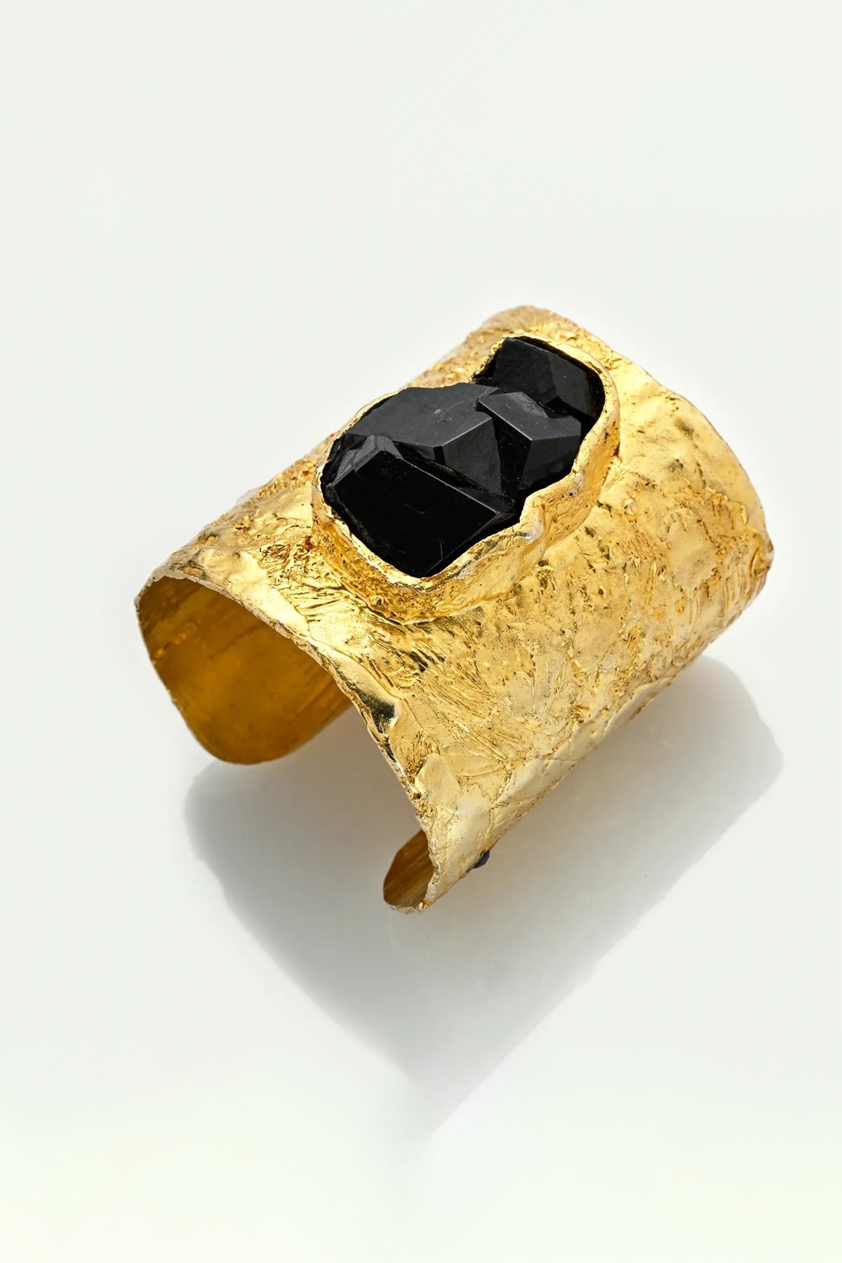 MARIE-ALEXANDRINE YVERNAULT | VELA II GARNET CUFF 7CM - MAXFIELD LA