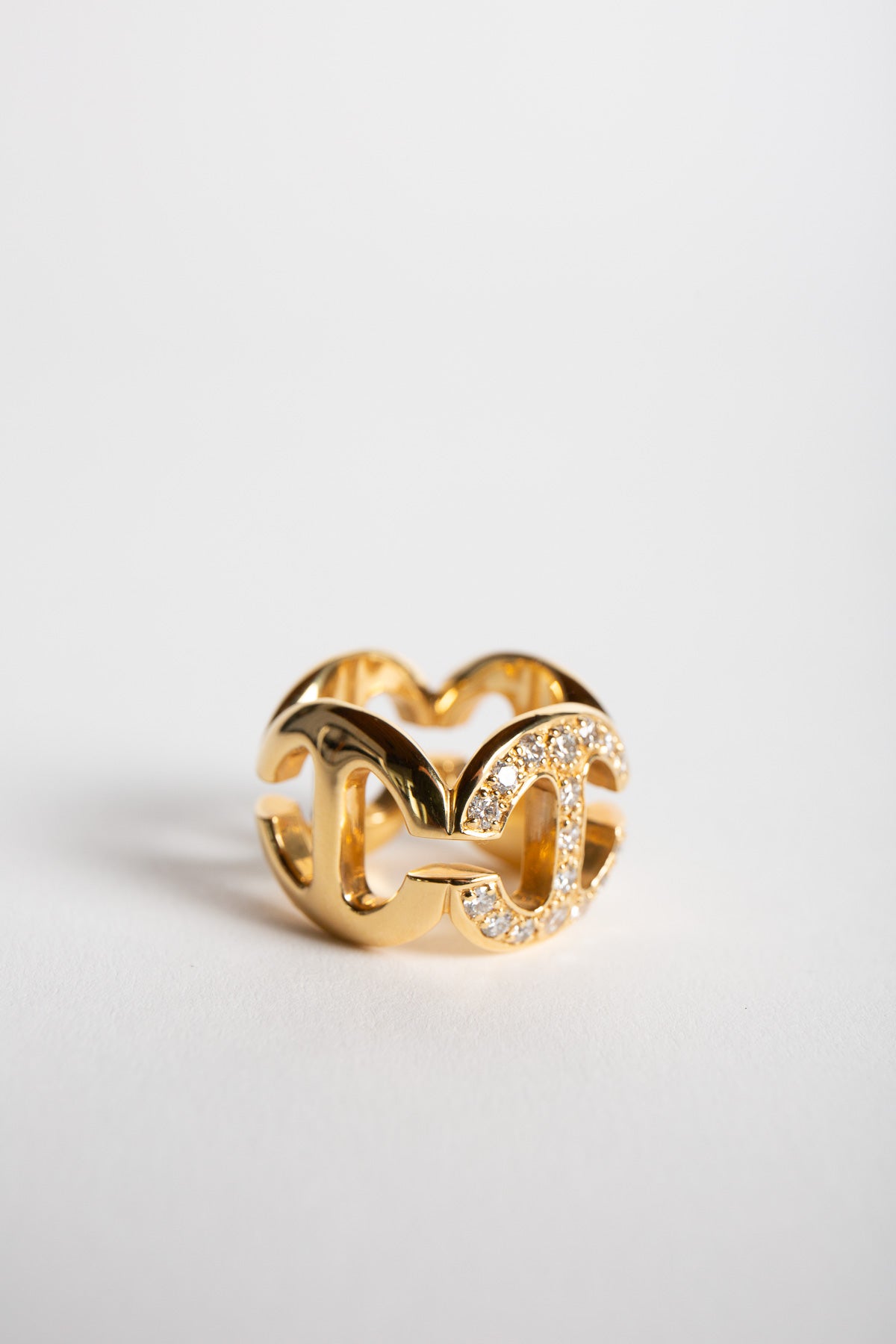 HOORSENBUHS | SQUARE LINK PAVE DIAMOND RING