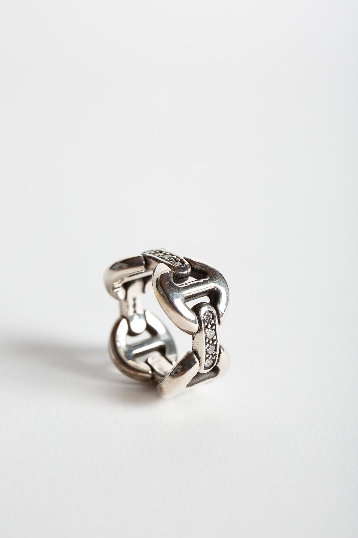 HOORSENBUHS | QUAD LINK WITH DIAMOND BRIDGES RING