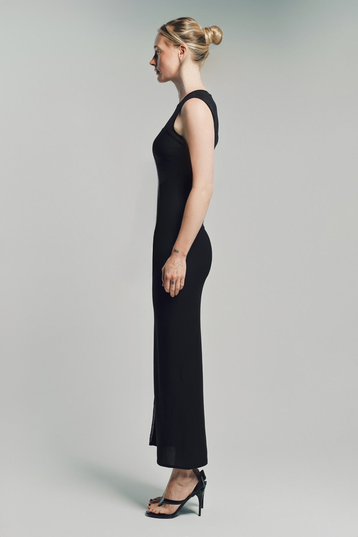 ALAÏA | KNIT MOLDED BODYCON DRESS