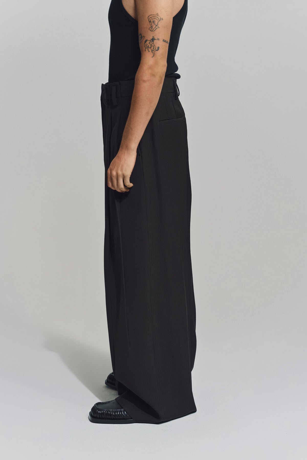 JIL SANDER | SILK BLEND PLEATED TROUSERS