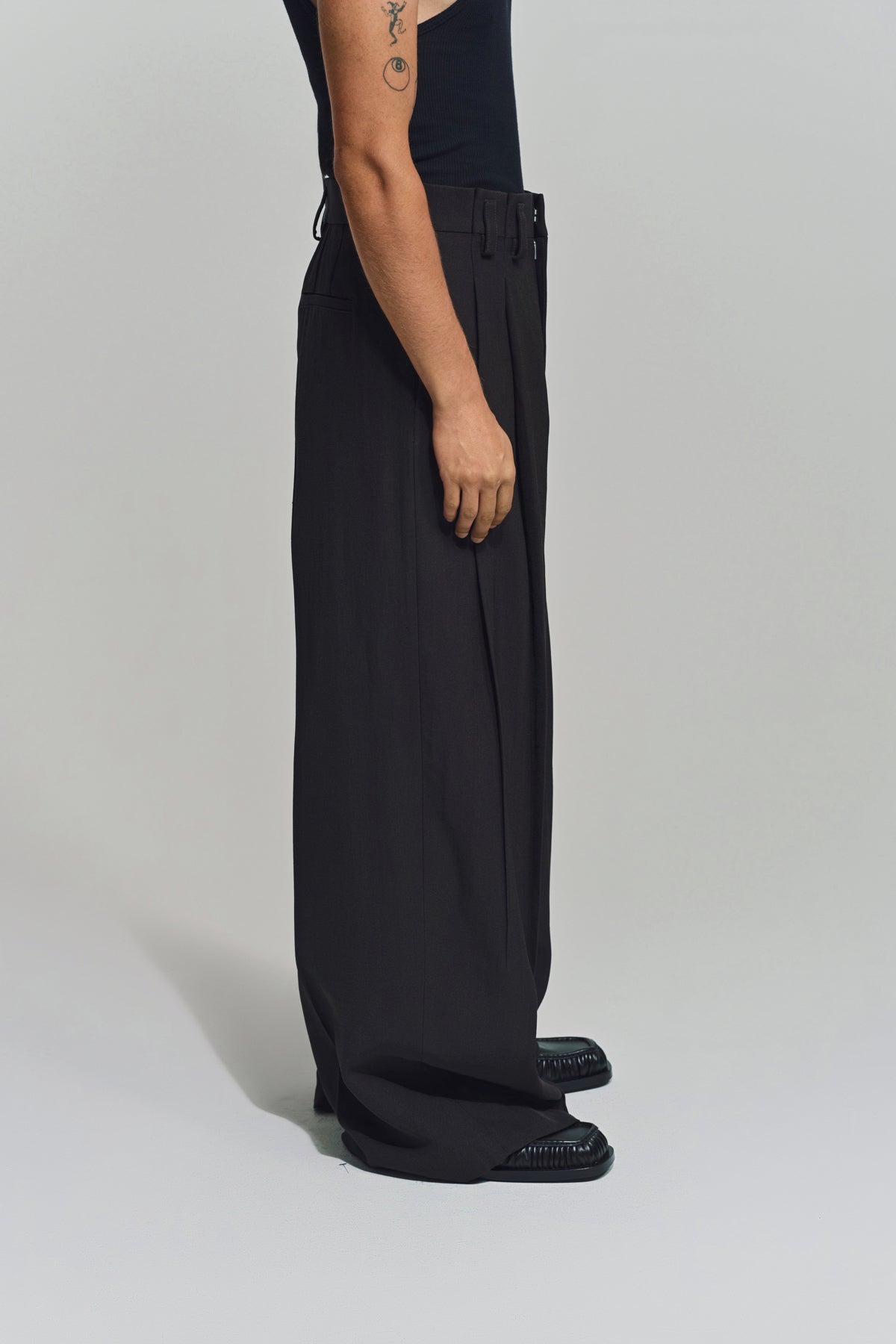 JIL SANDER | SILK BLEND PLEATED TROUSERS