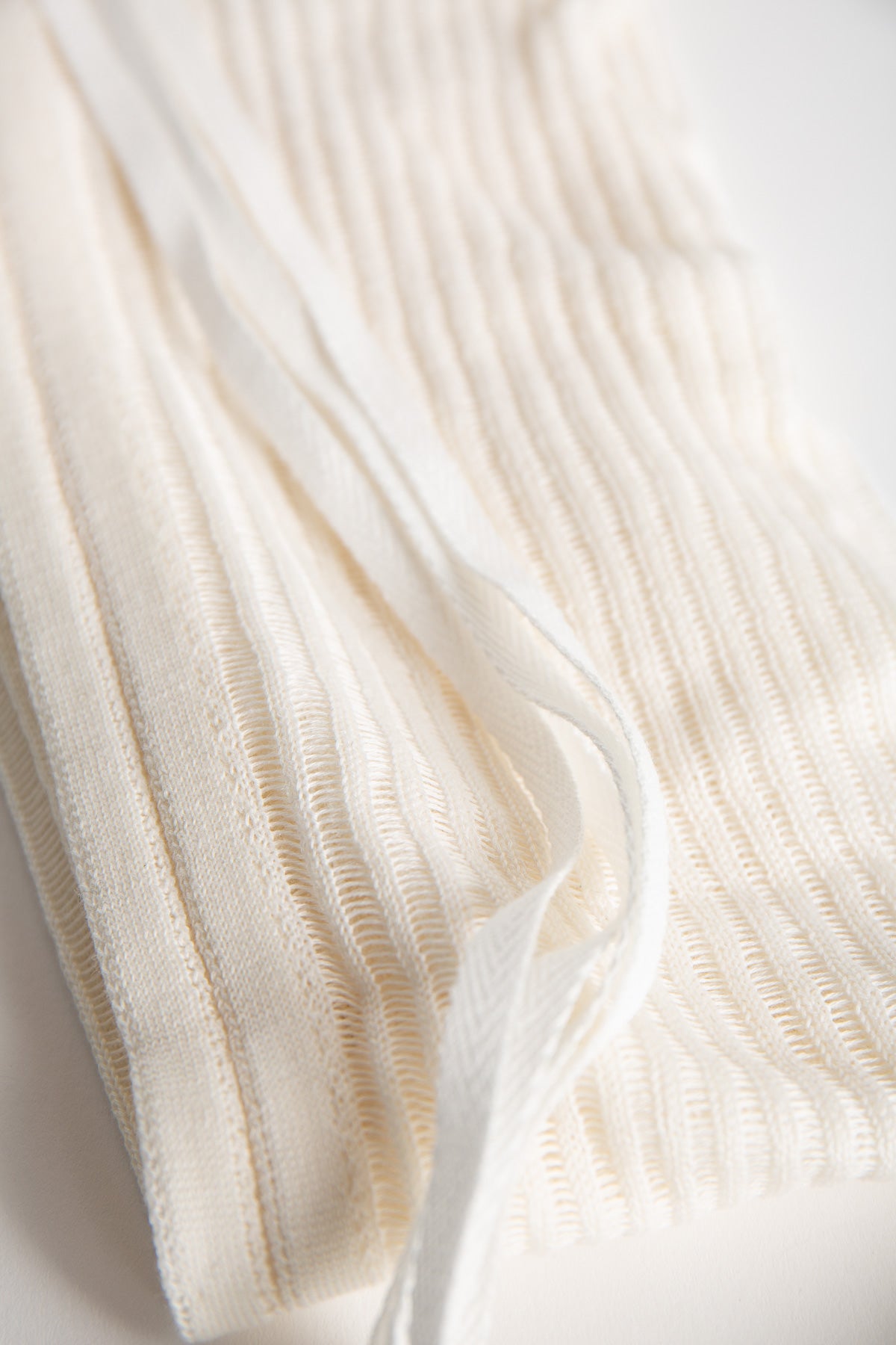 ANN DEMEULEMEESTER | WHITE ADEL OPEN RIB LEG WARMERS