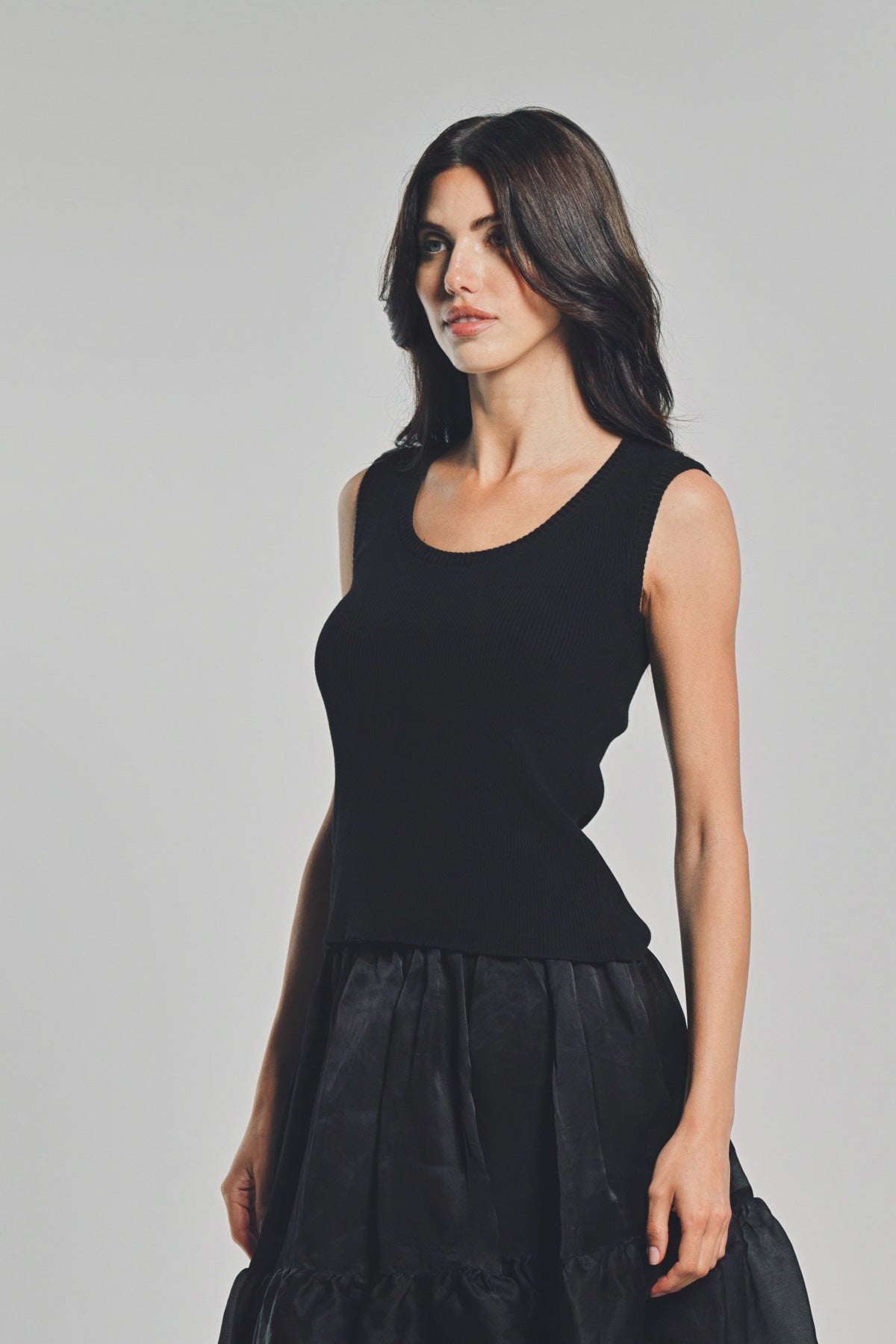 LARS ANDERSSON | SLEEVELESS SCOOPNECK TOP 2X1 RIB