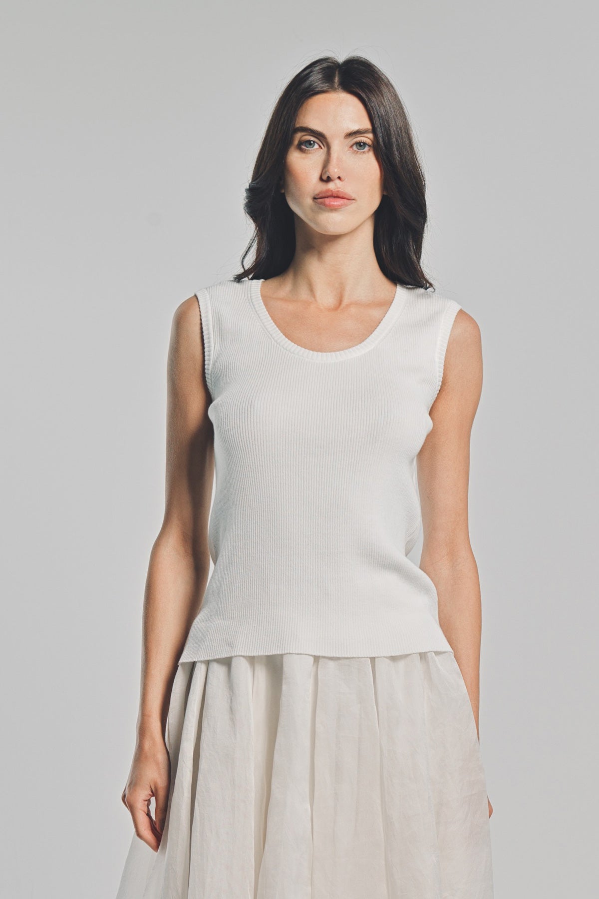 LARS ANDERSSON | SLEEVELESS SCOOPNECK TOP 2X1 RIB