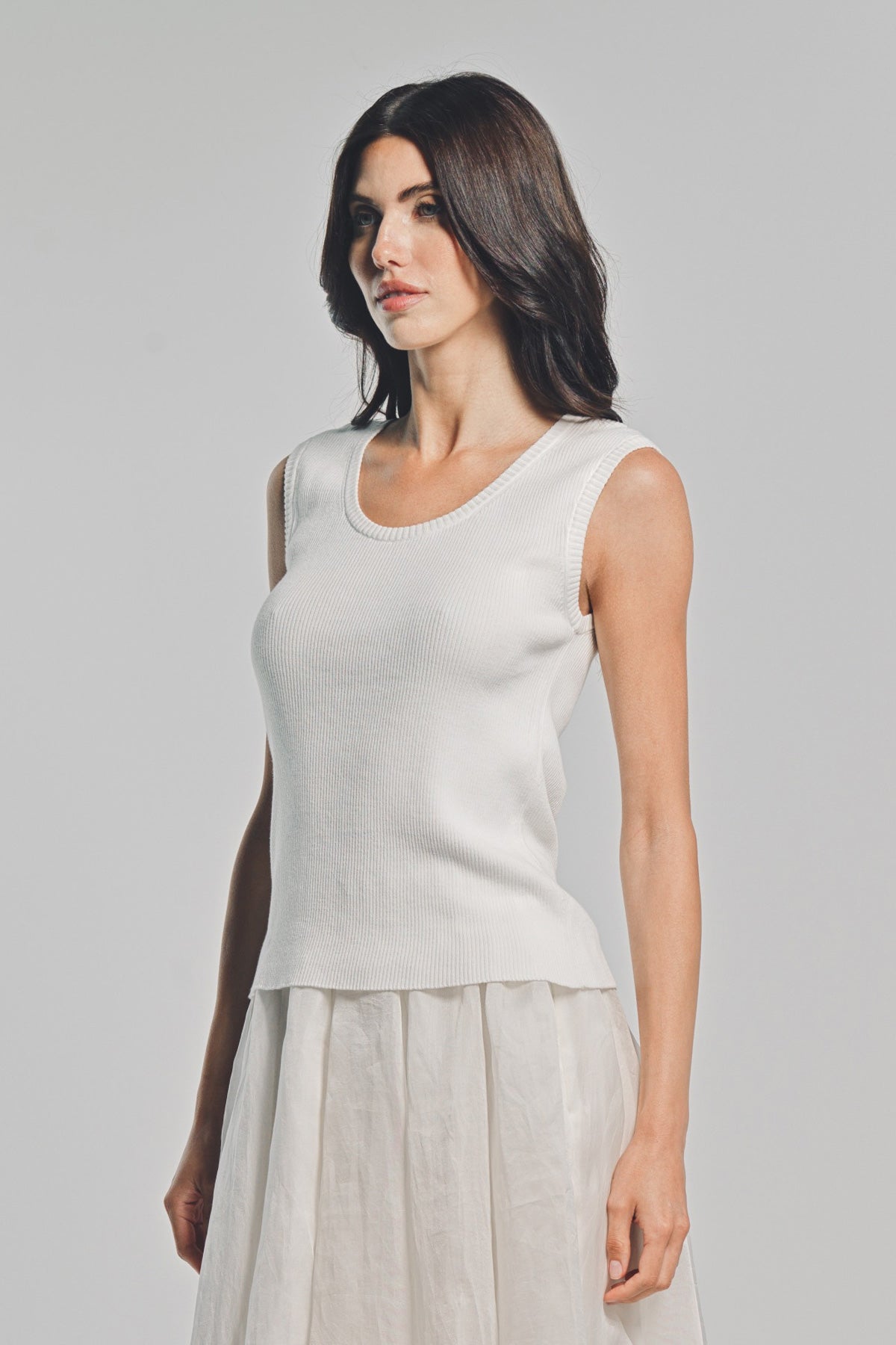 LARS ANDERSSON | SLEEVELESS SCOOPNECK TOP 2X1 RIB